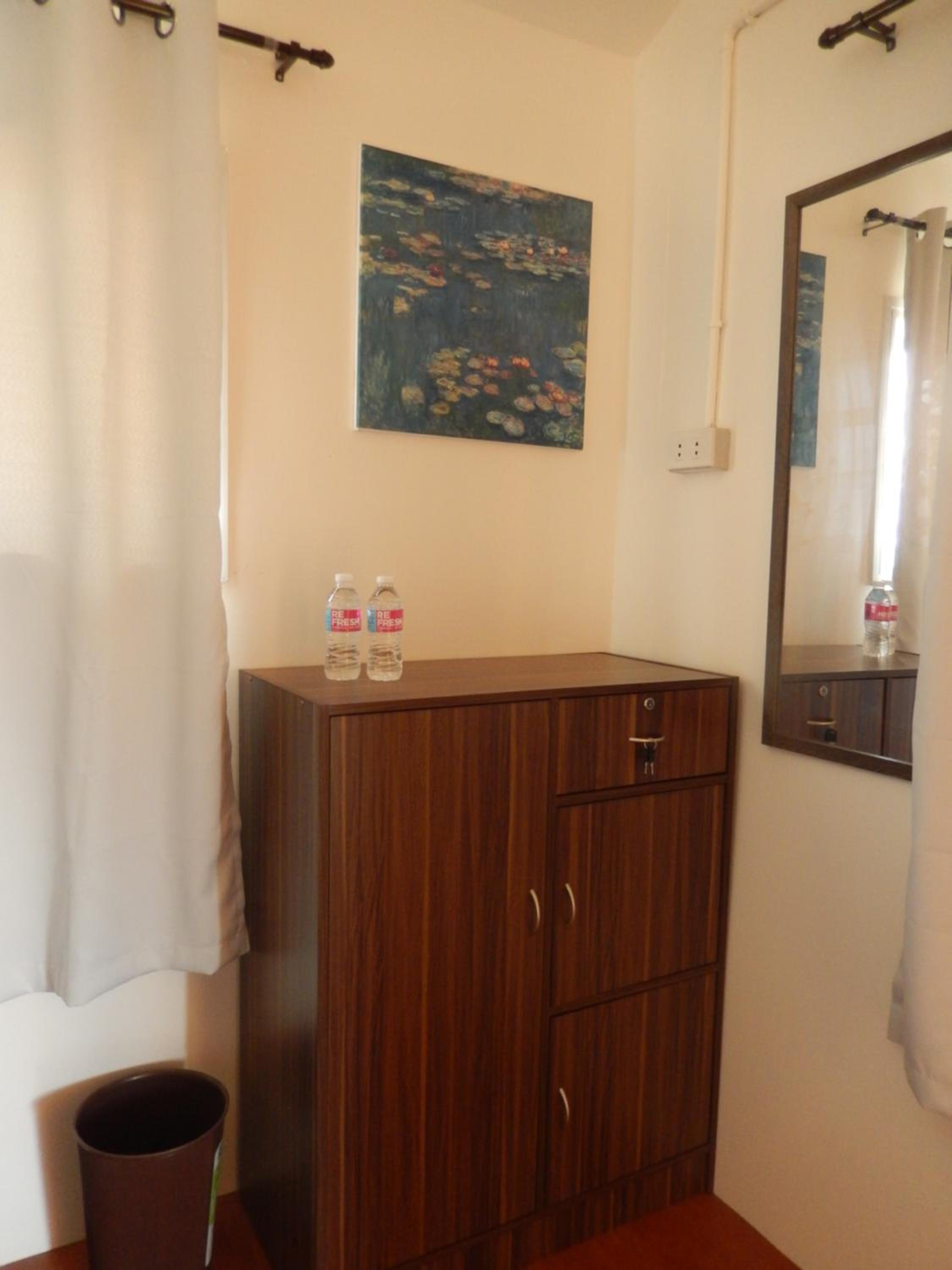 Basic Triple Room With Shared Bathroom photo 3
