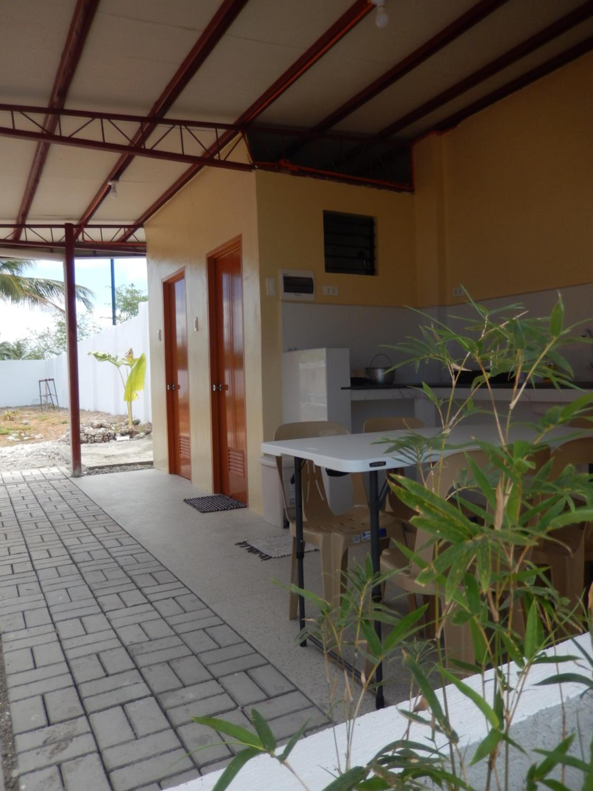 Basic Triple Room With Shared Bathroom photo 2