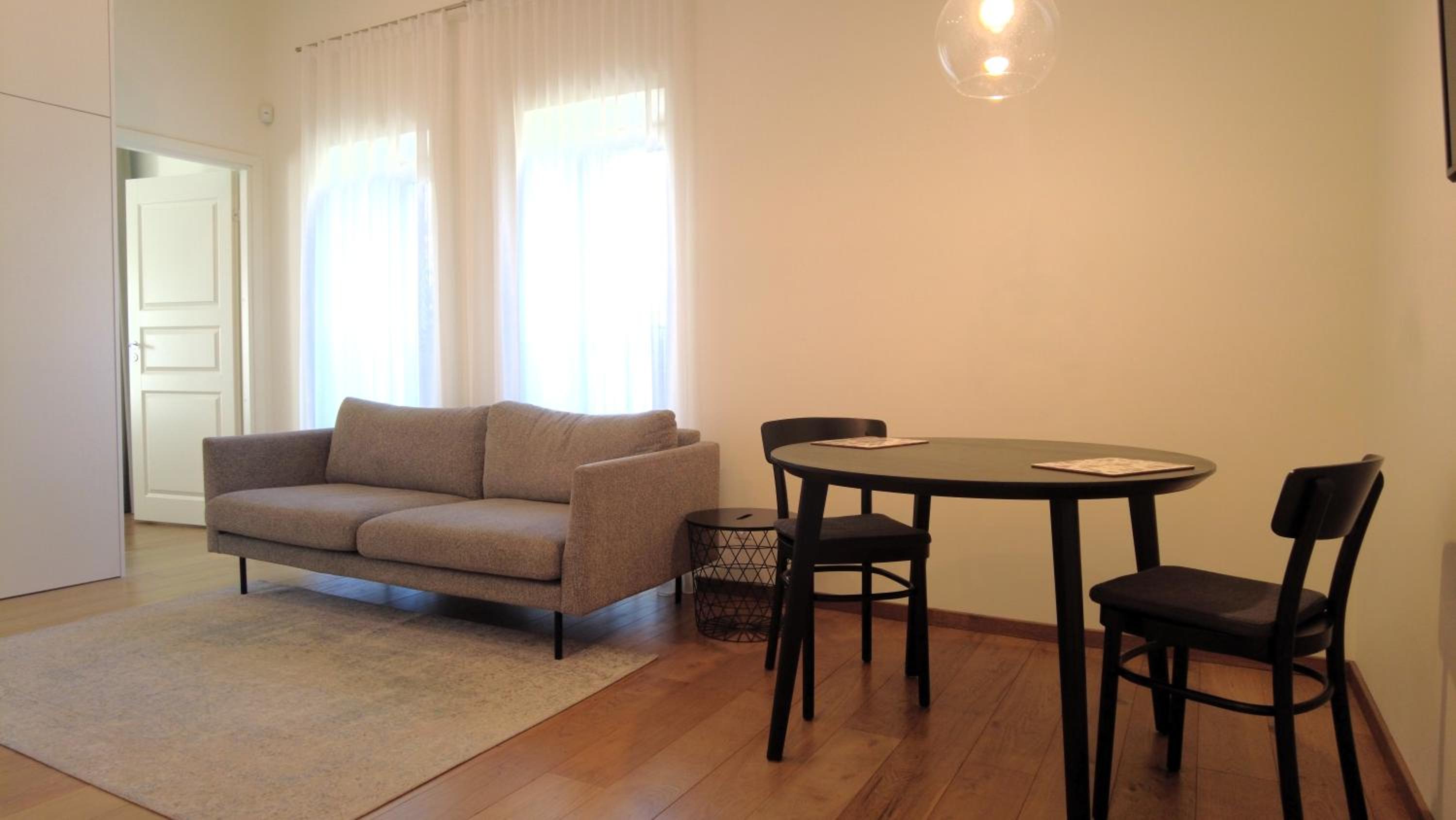 One-Bedroom Apartment - Photo 12