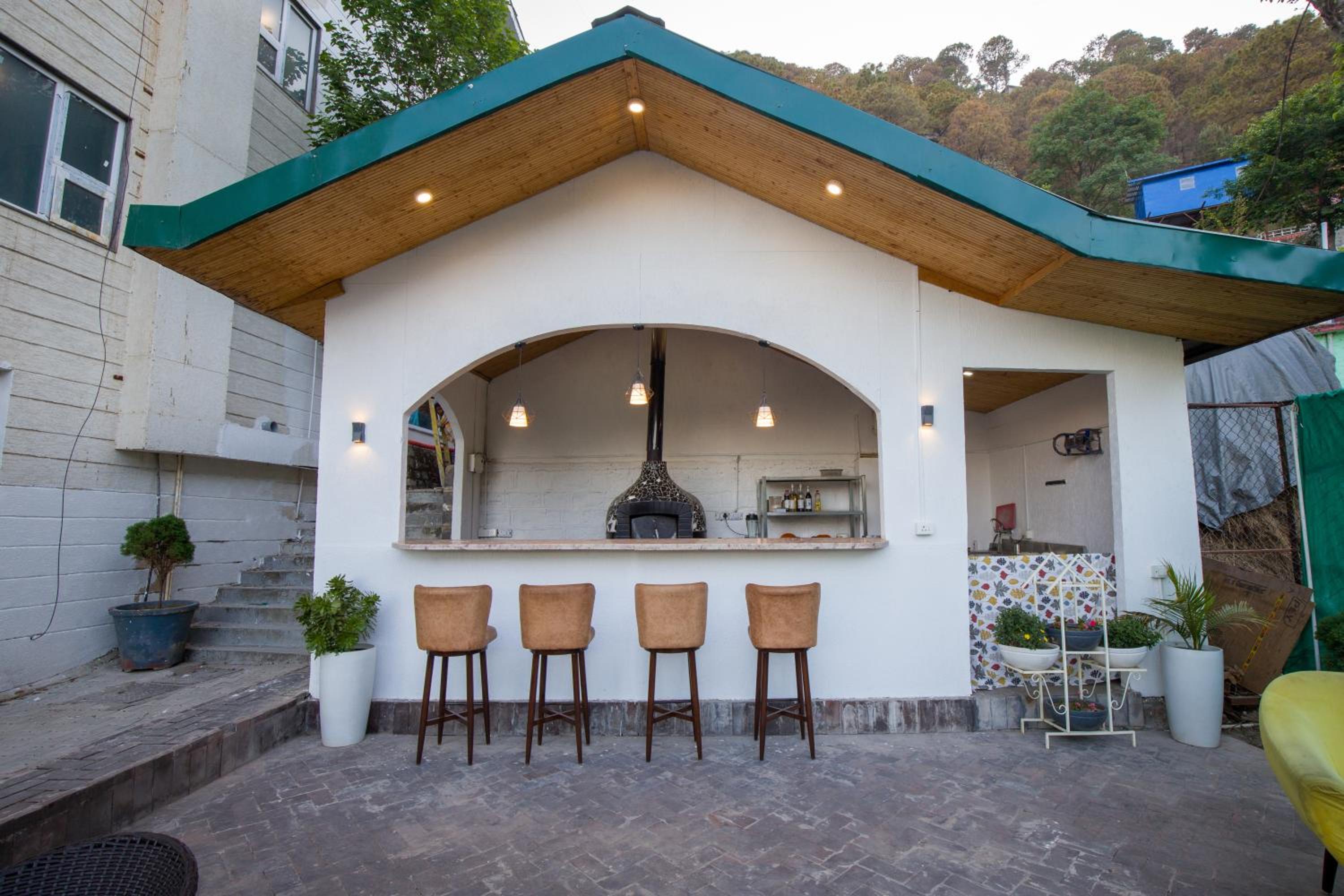Two-Bedroom Apartment with Balcony photo 2