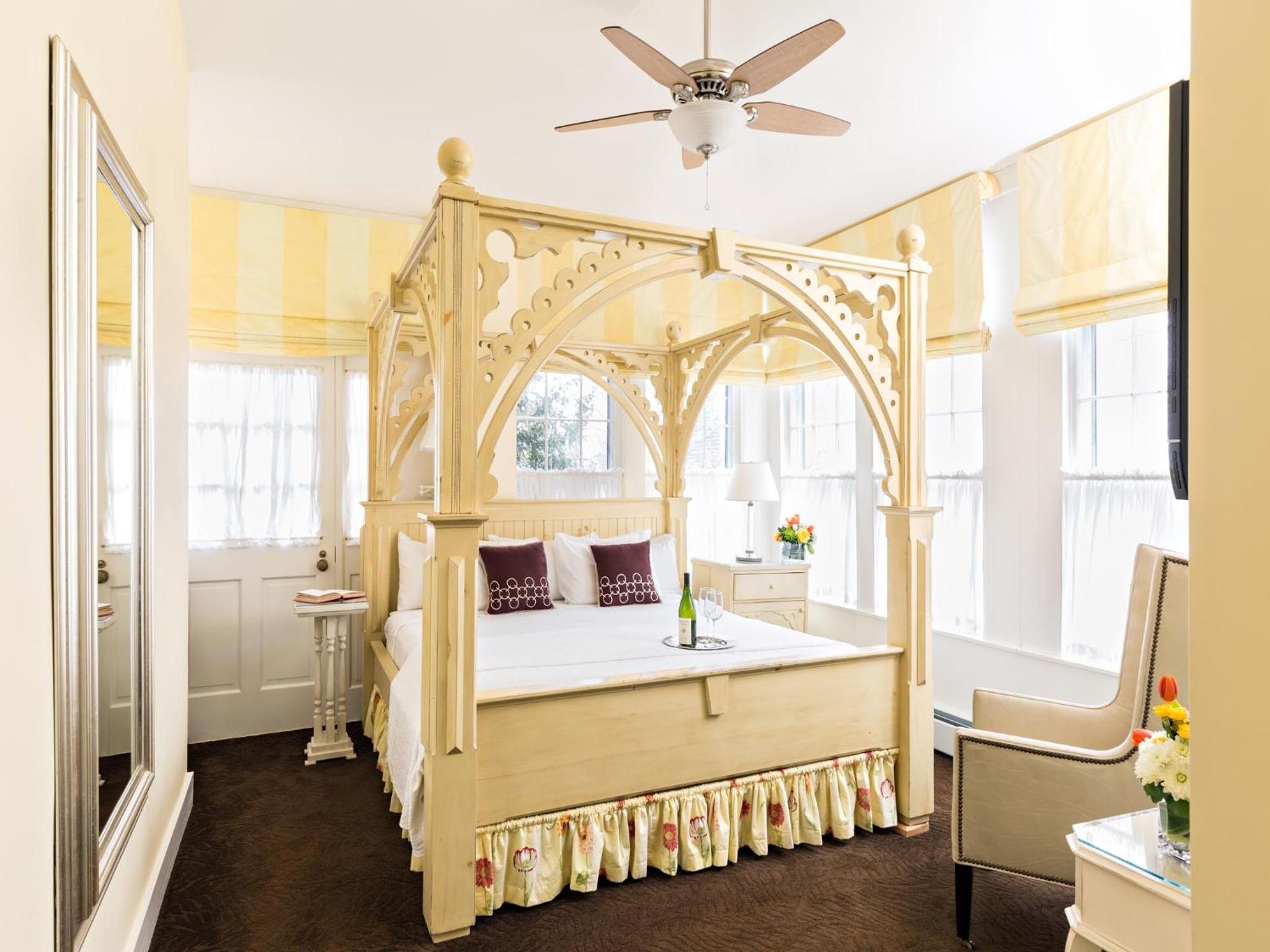 Deluxe King Room photo 2