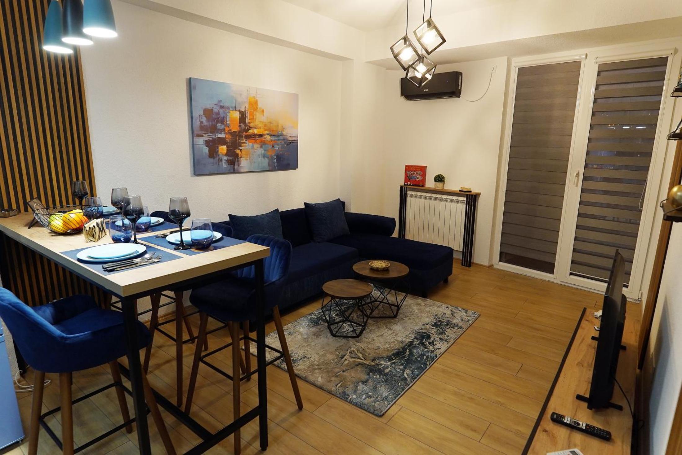 One-Bedroom Apartment photo 2