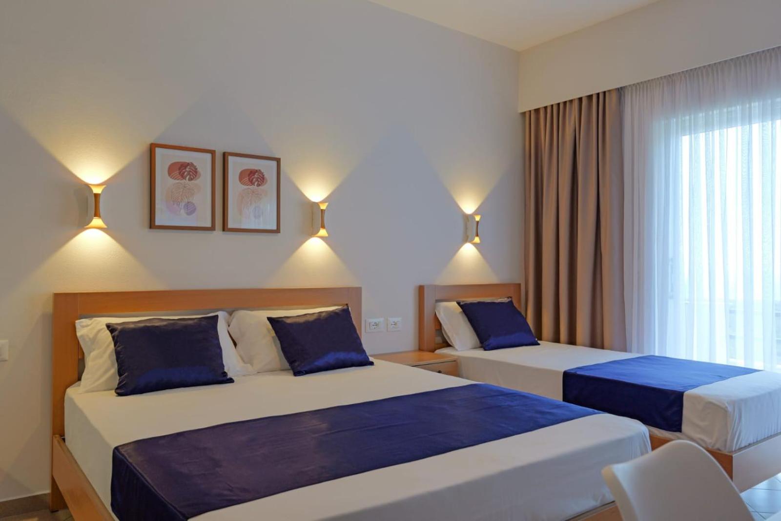 Triple Room with Sea View