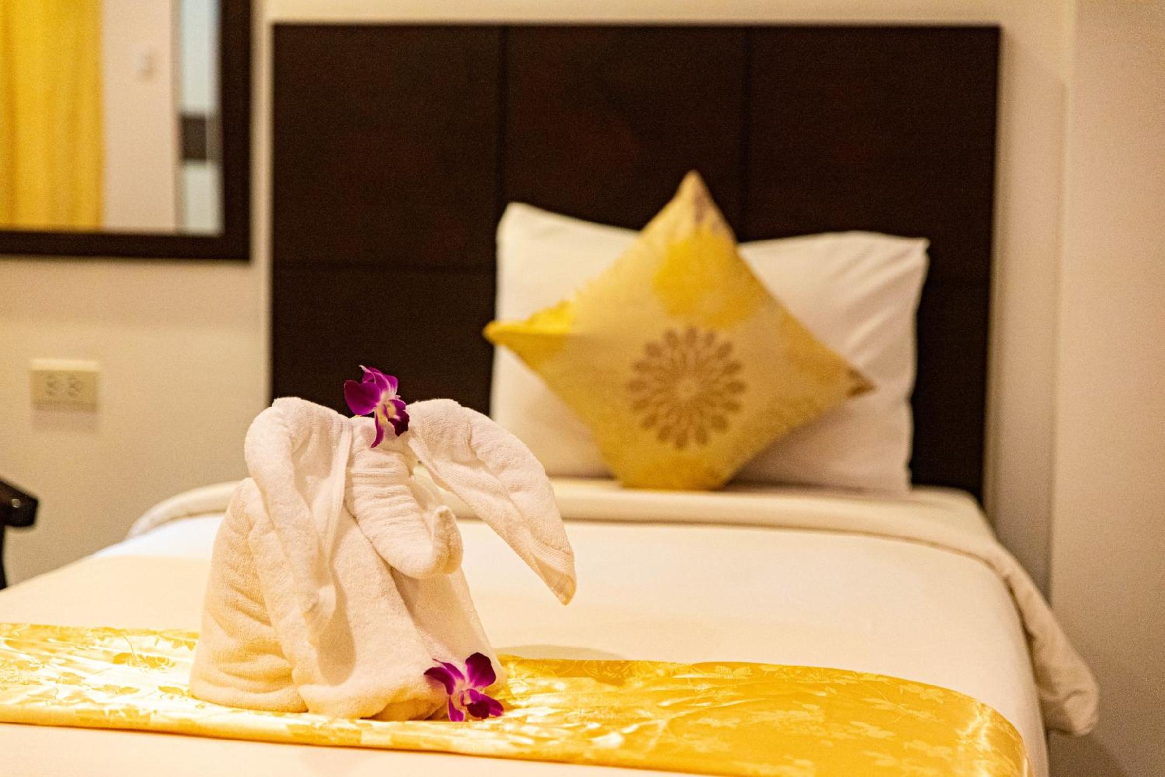 Superior Double or Twin Room - Photo 12