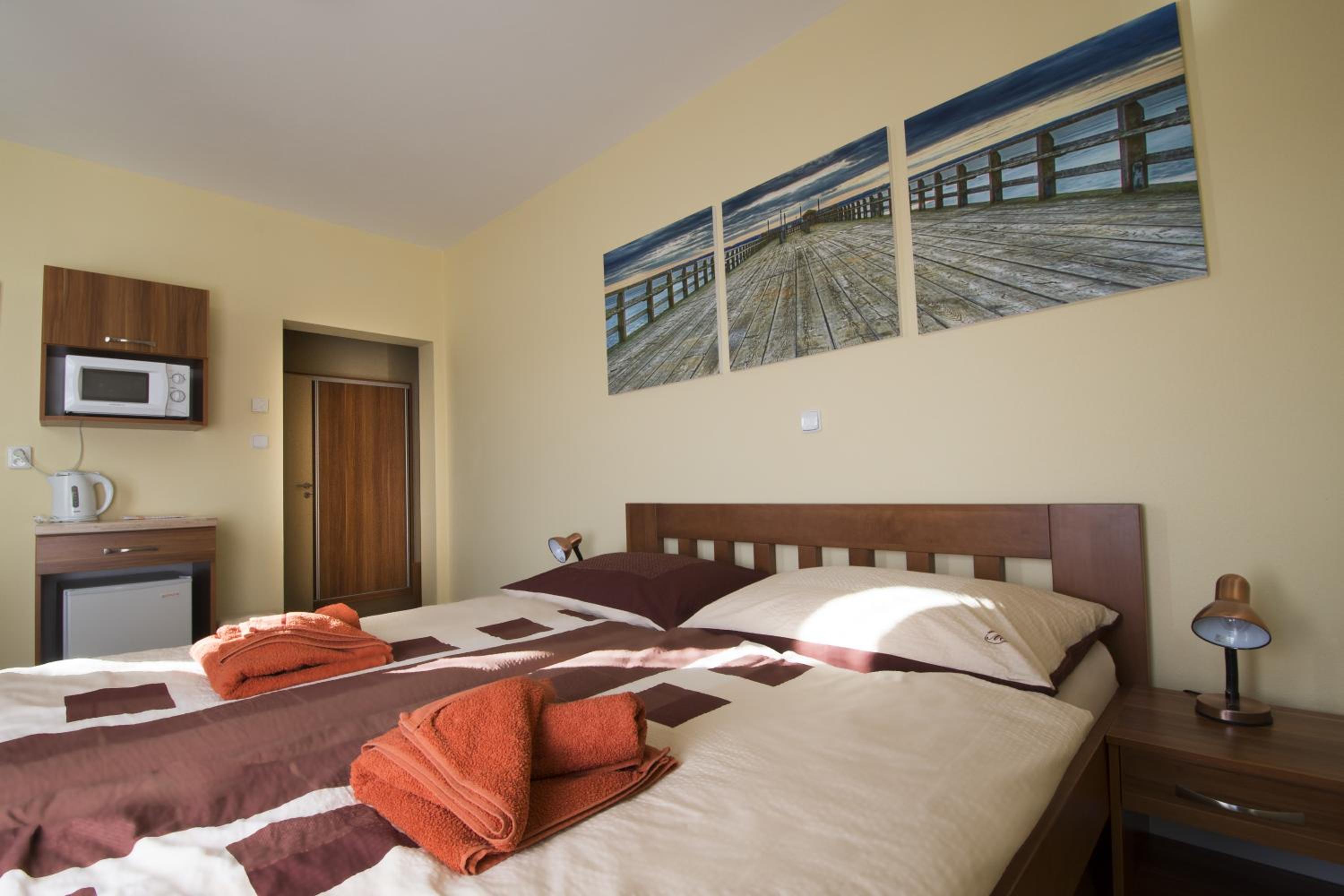 Double or Twin Room with Shower photo 1