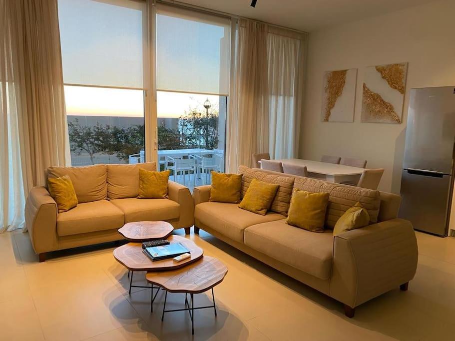 One-Bedroom Apartment with Balcony and Sea View photo 1