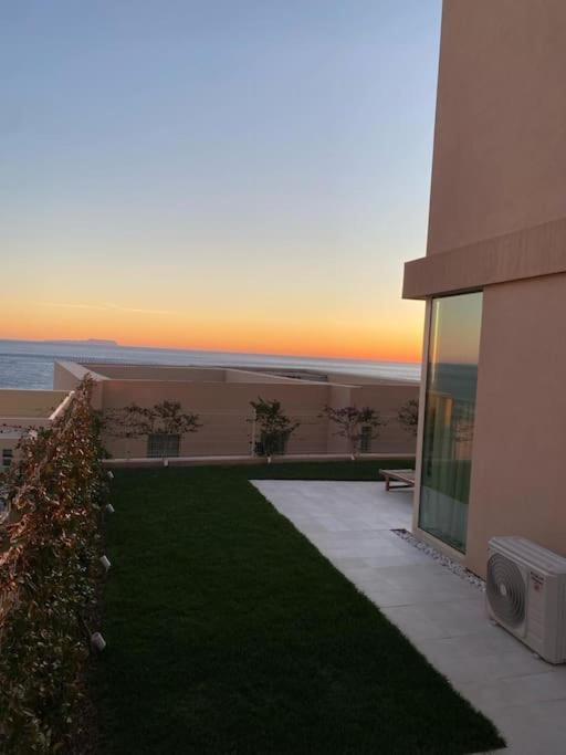 One-Bedroom Apartment with Balcony and Sea View photo 3