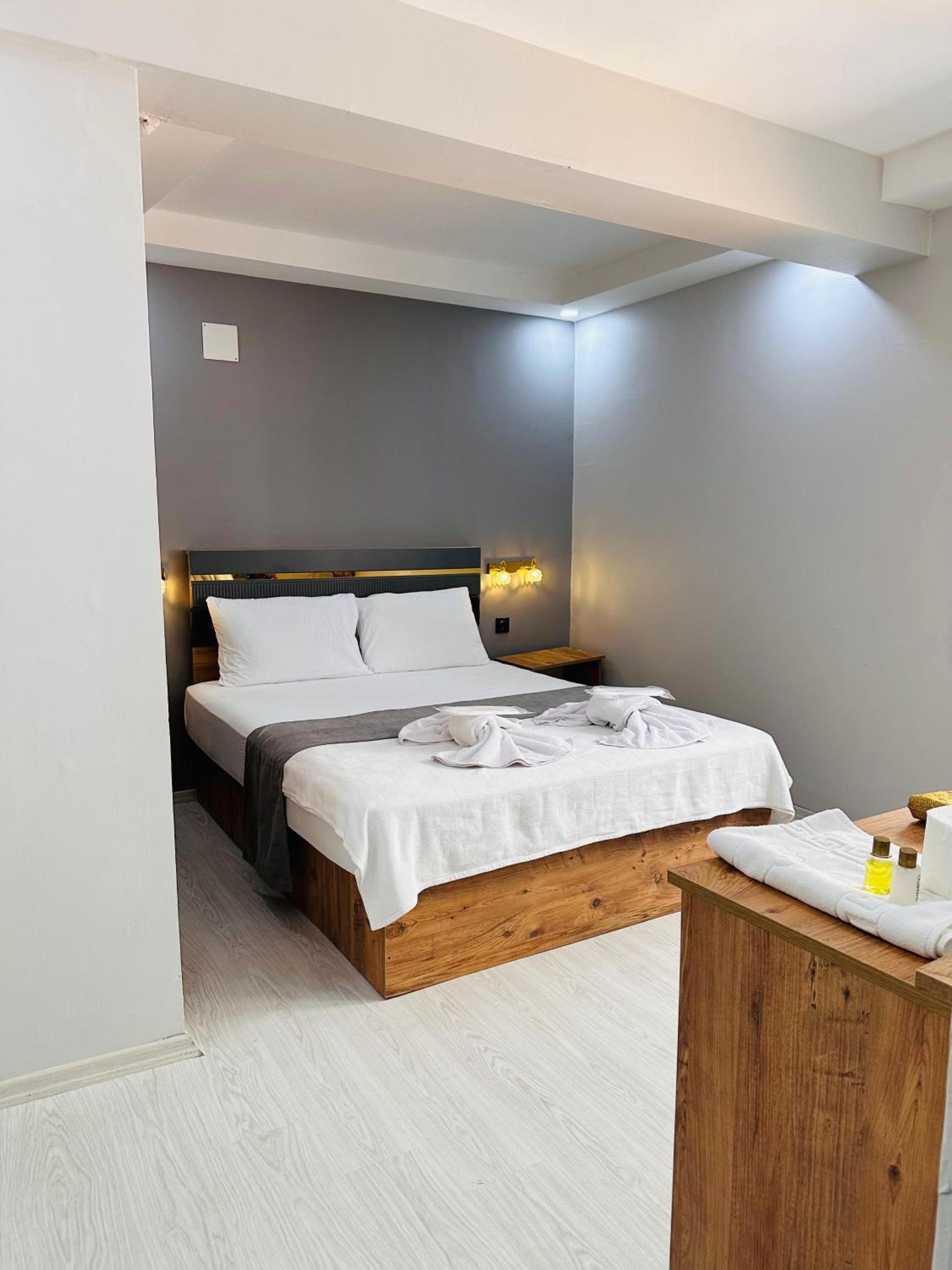 Standard Double Room - Photo 3