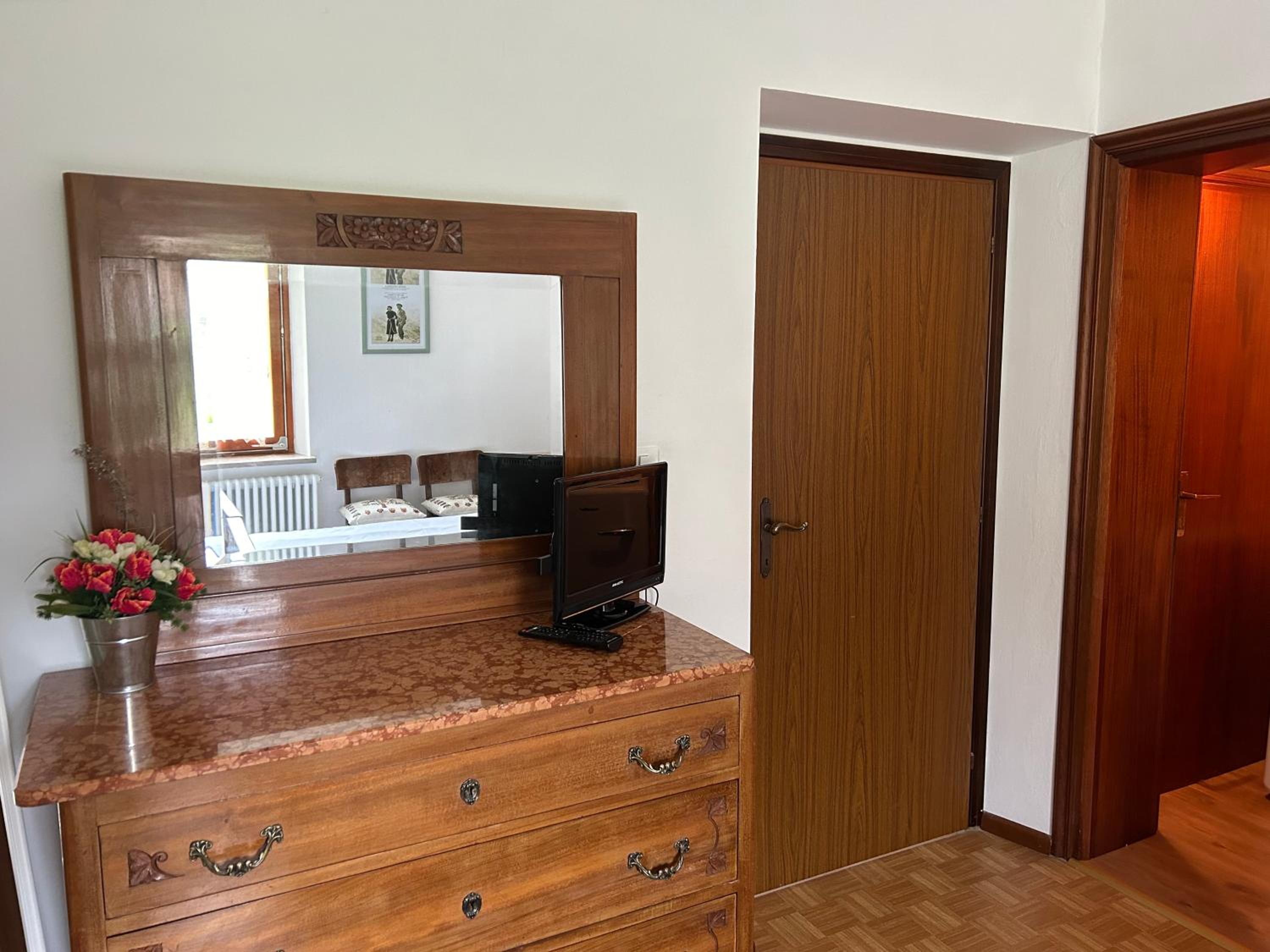 Double Room with Private Bathroom photo 2