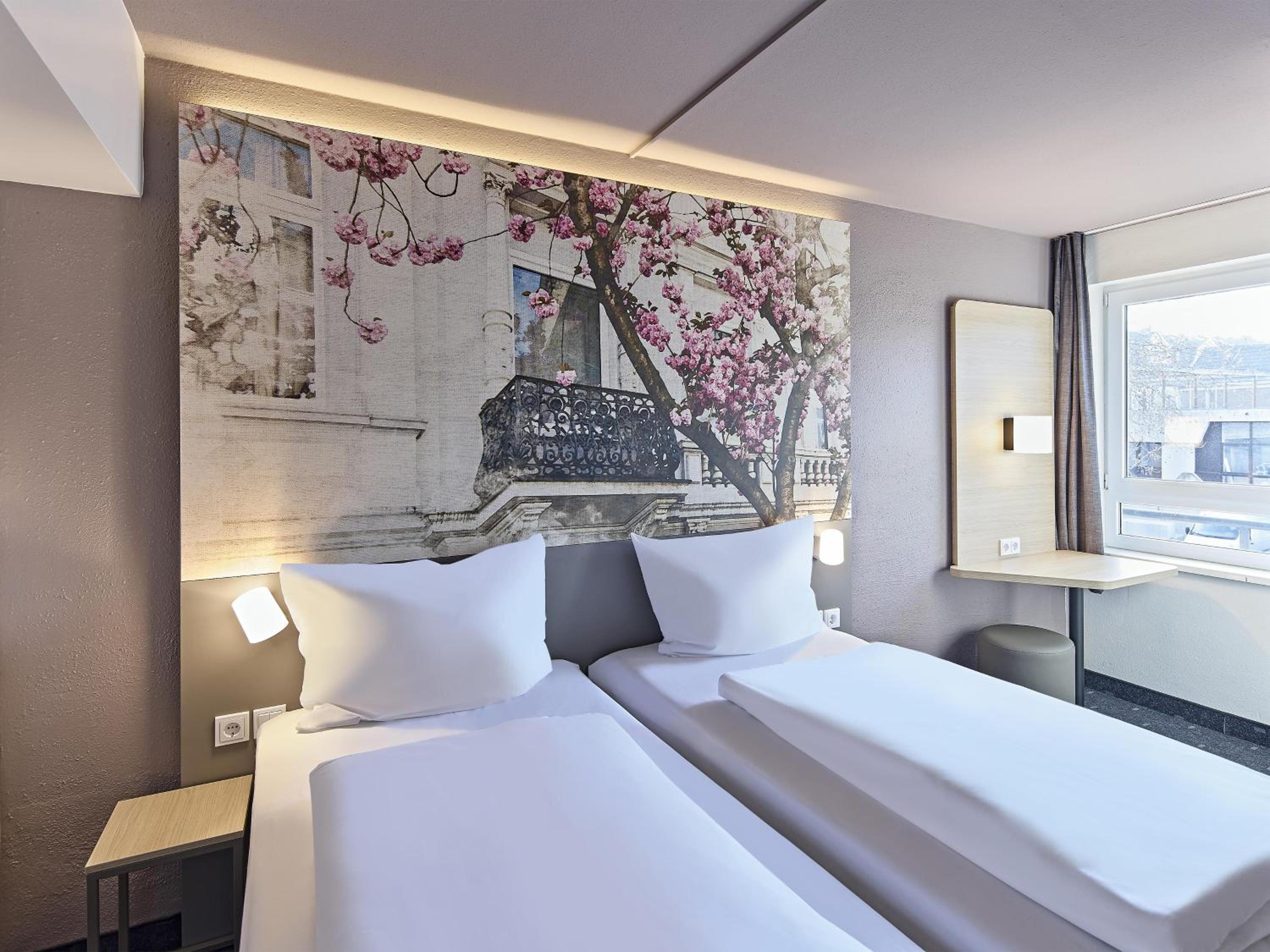 Twin Room - Photo 2