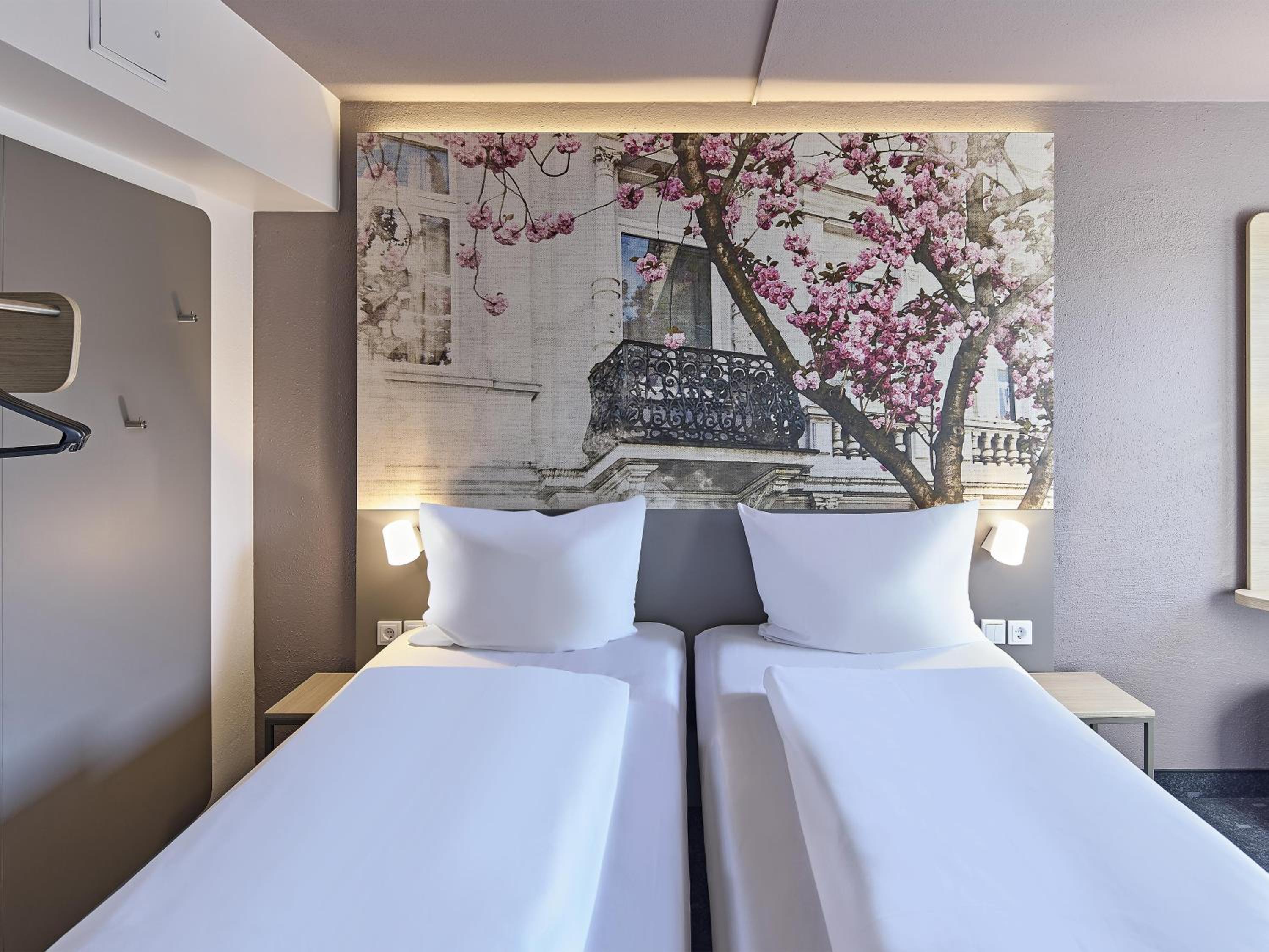 Twin Room - Photo 3