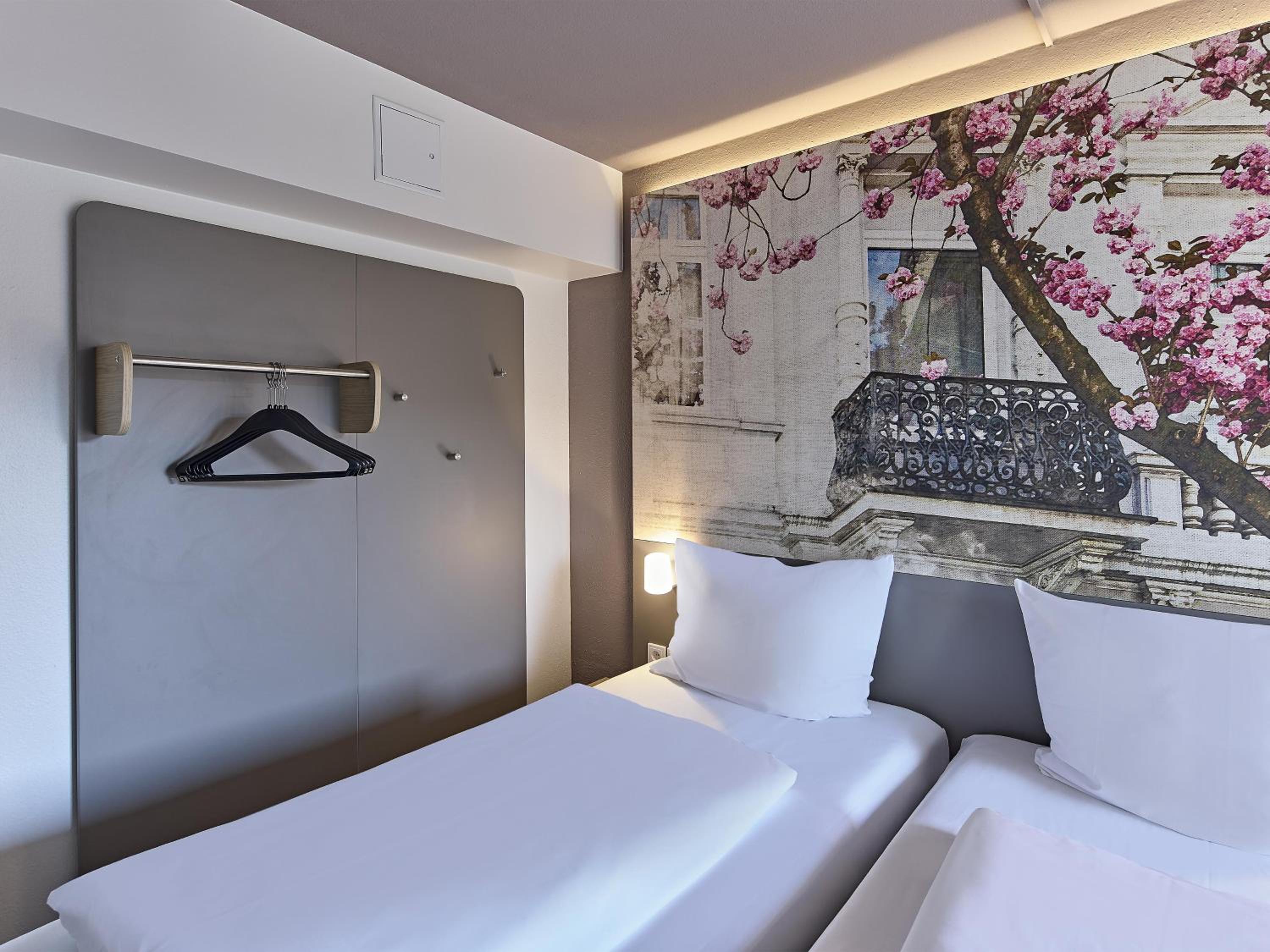 Twin Room - Photo 4