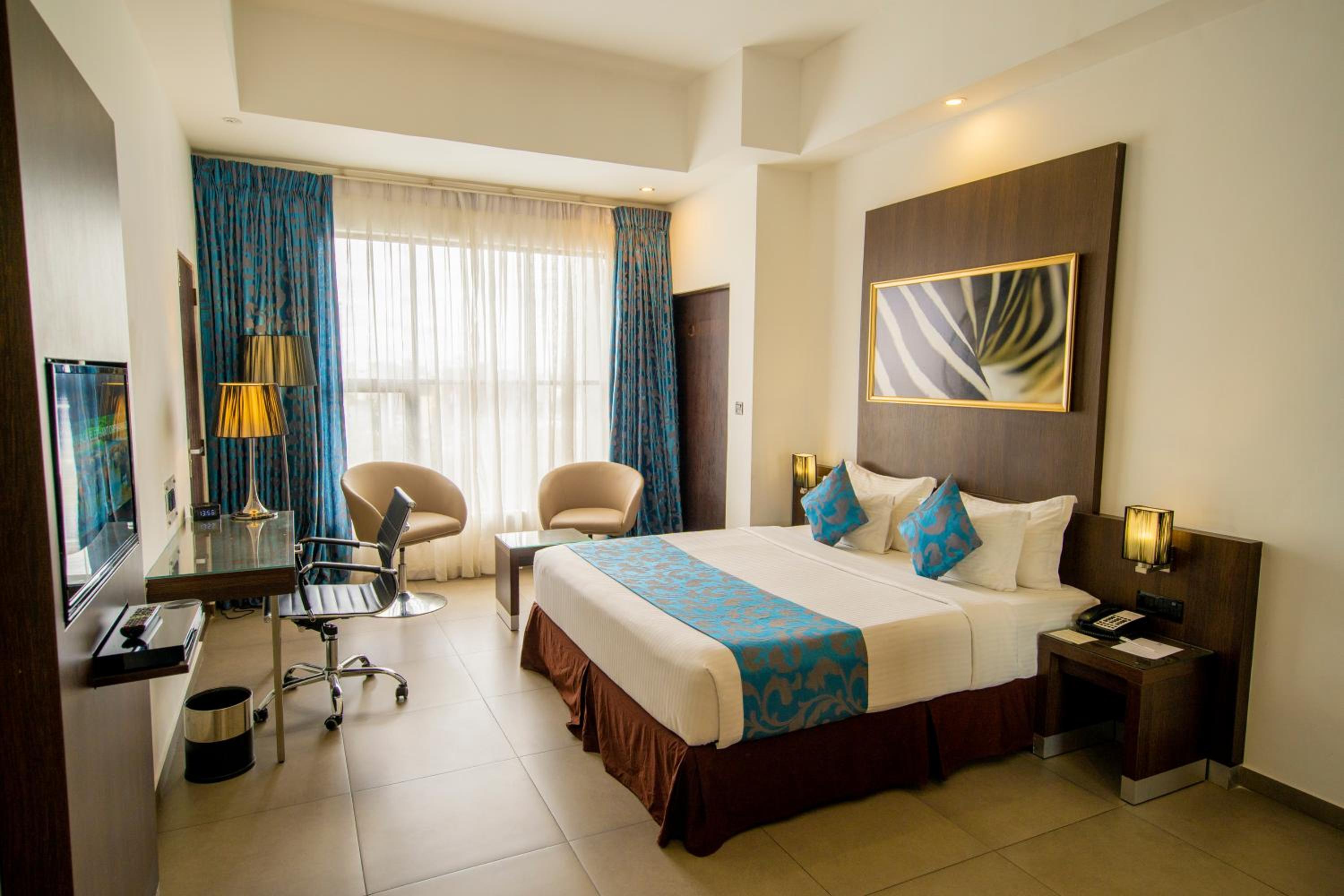 Deluxe King Room  photo 1