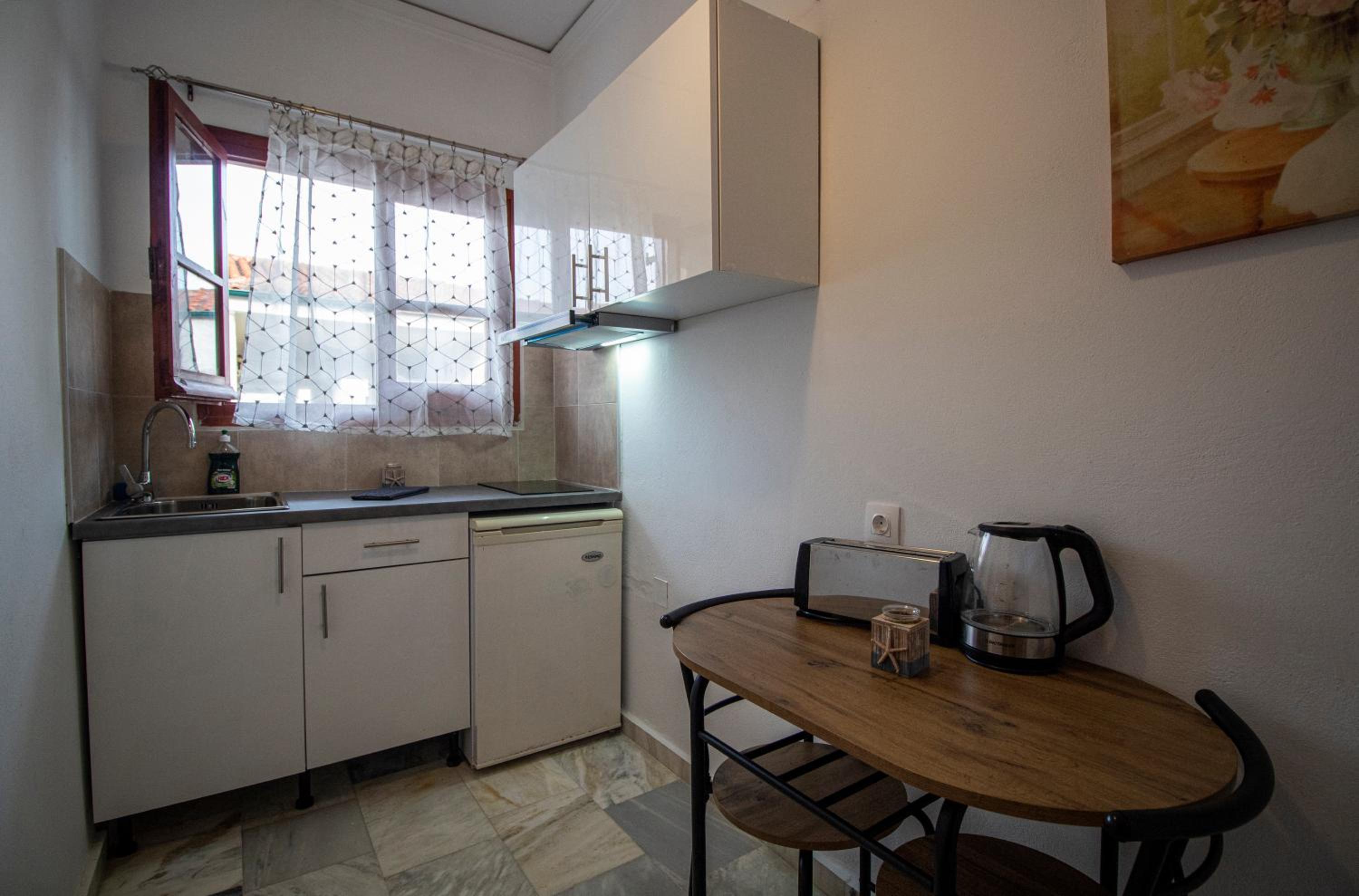 Studio (2 Adults) photo 2