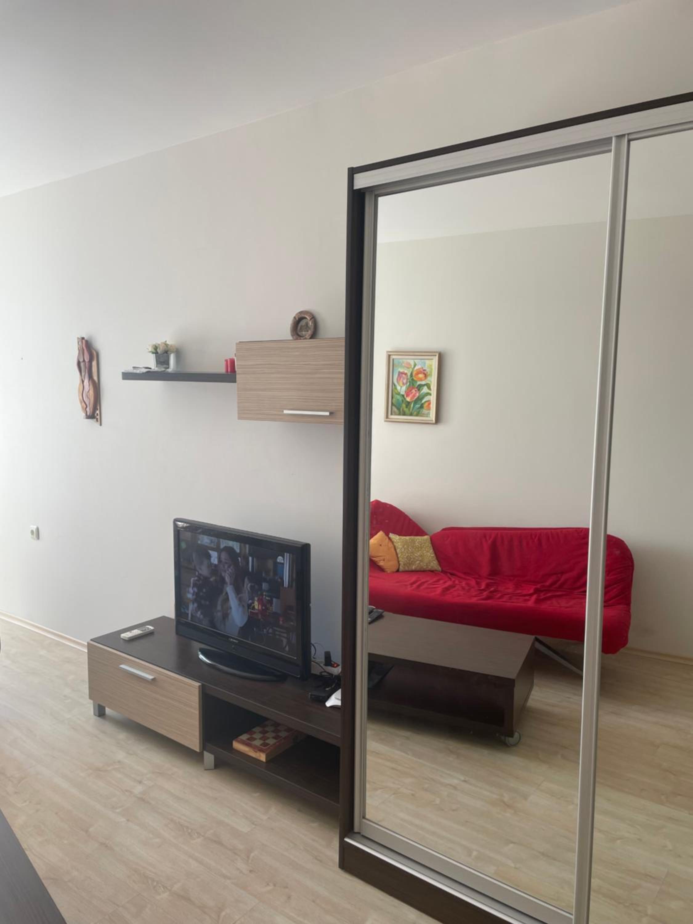One-Bedroom Apartment photo 1