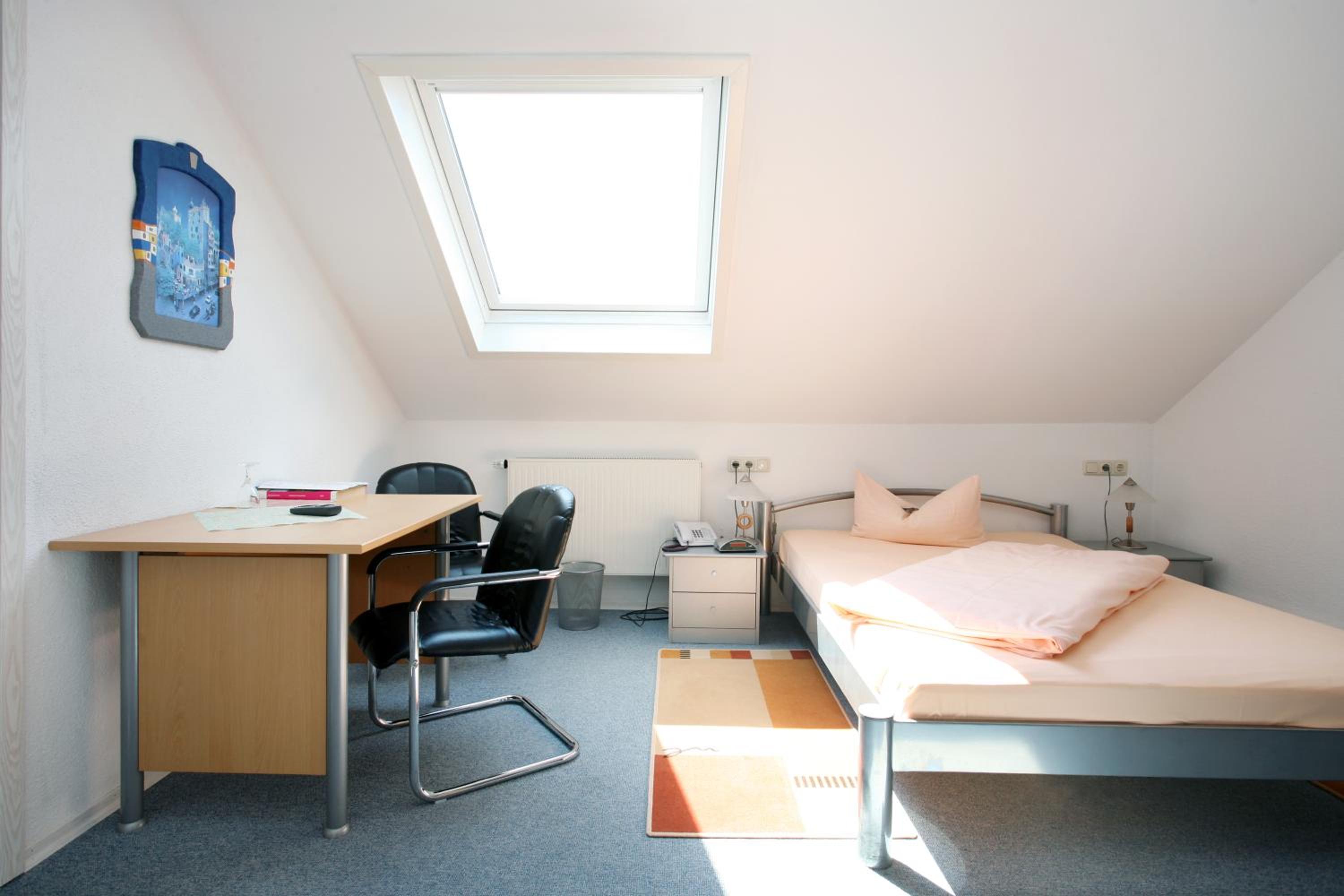 Single Room photo 3