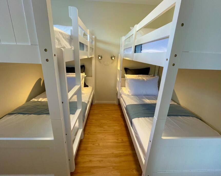 Three-Bedroom House photo 3