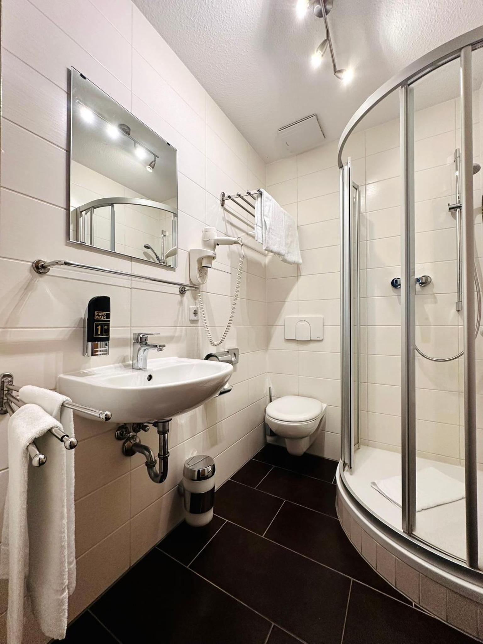 Two-Bedroom Apartment - Photo 5