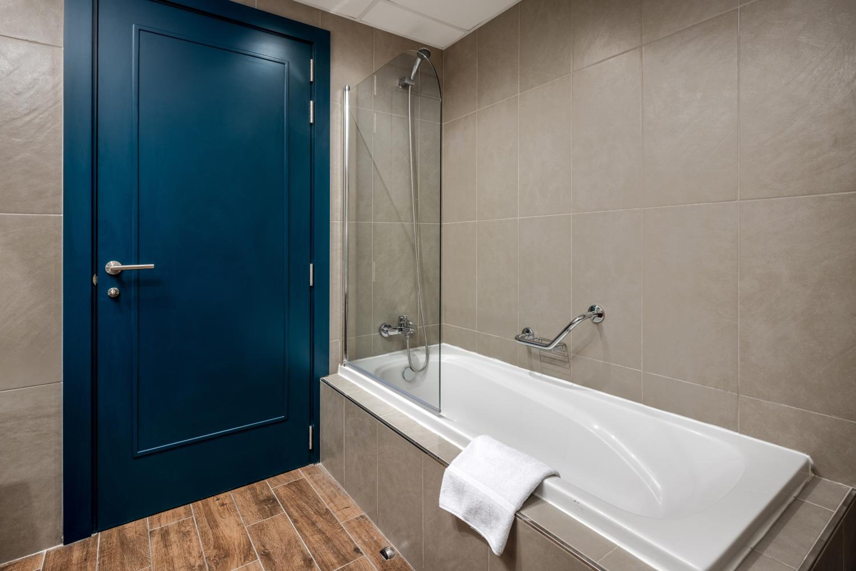 Deluxe Suite with Sea View