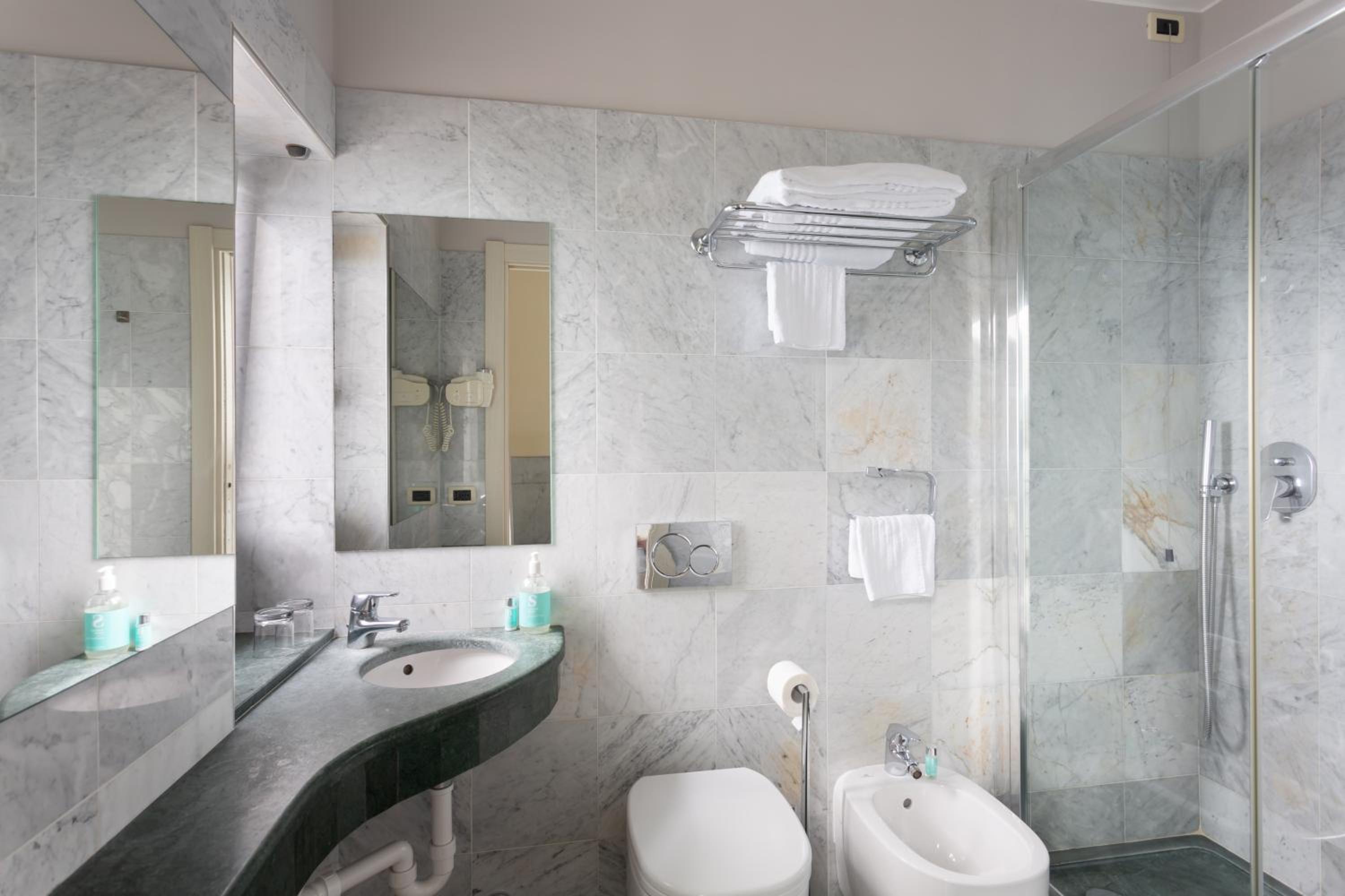 Triple Room with Sea View - Photo 4
