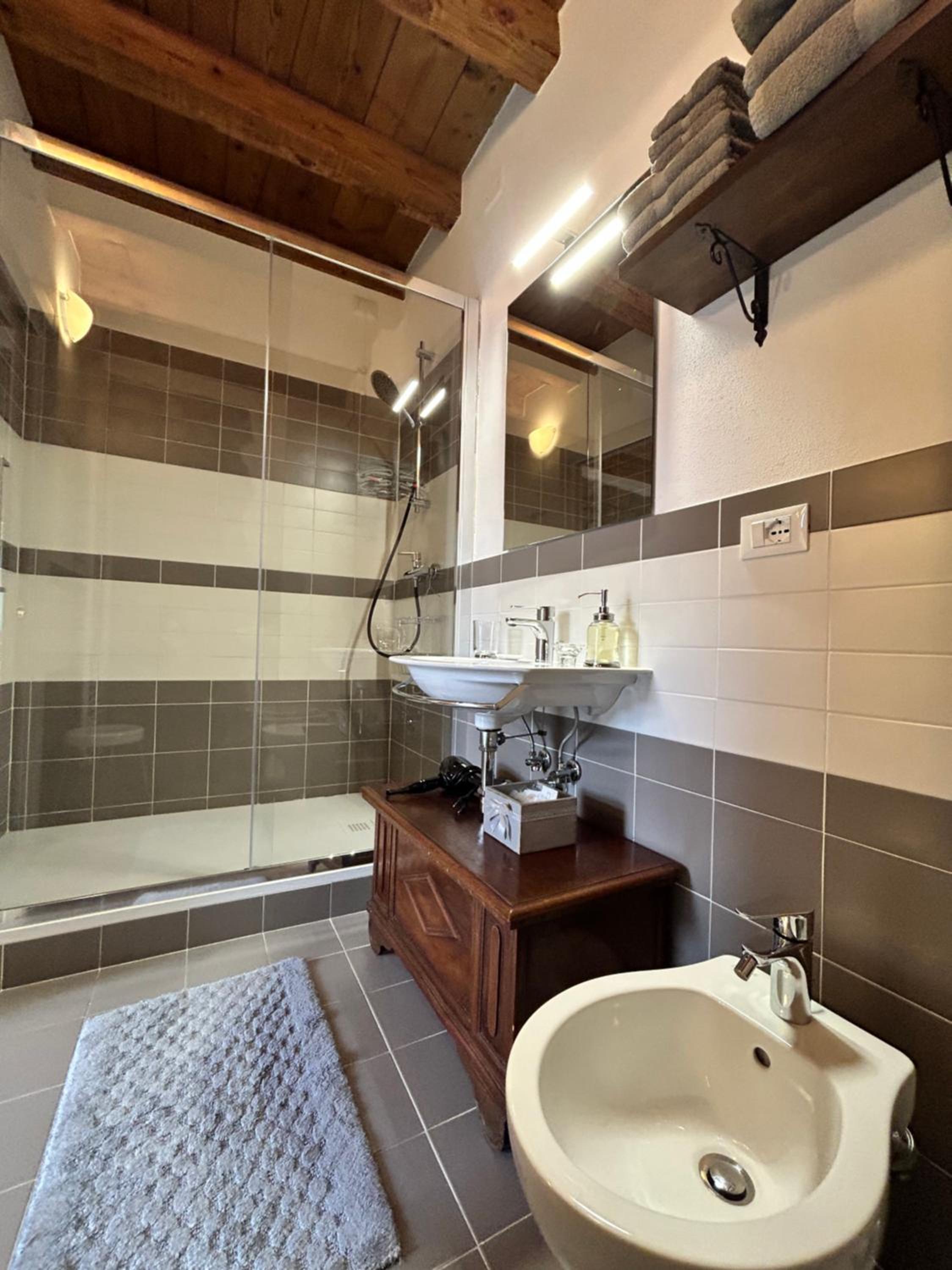Classic Quadruple Room photo 3