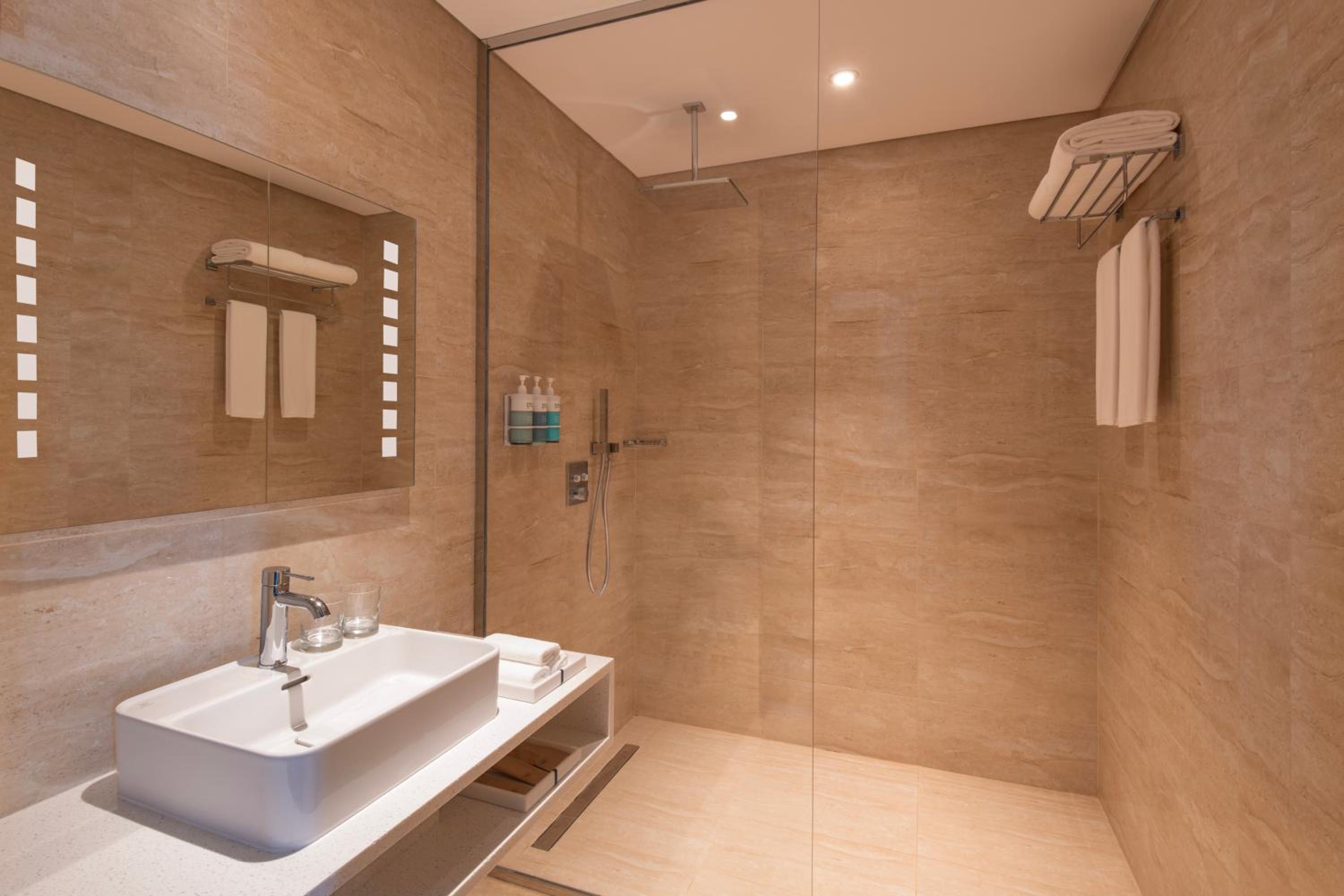 Superior Double Room - Photo 11