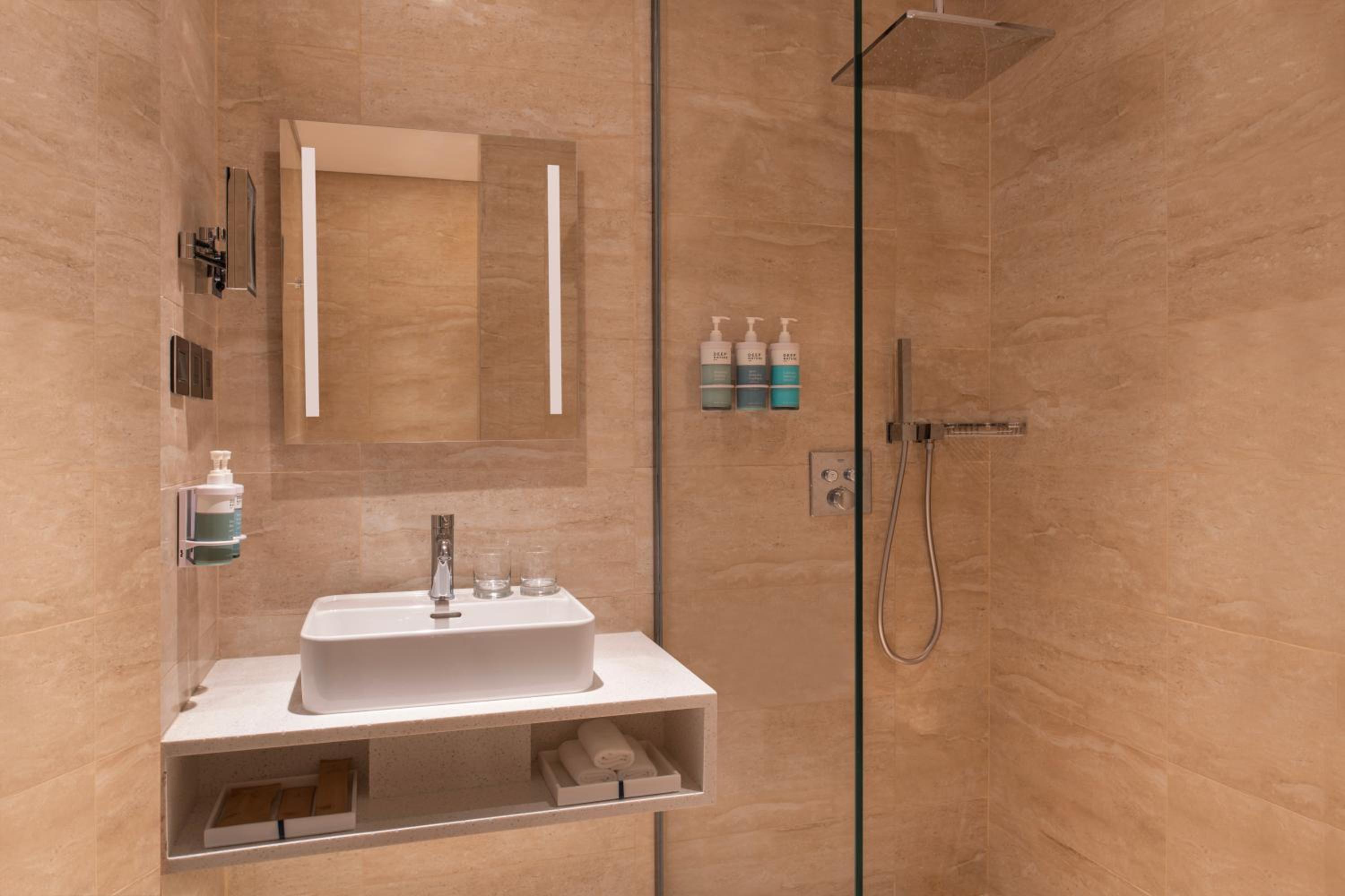 Superior Double Room - Photo 9