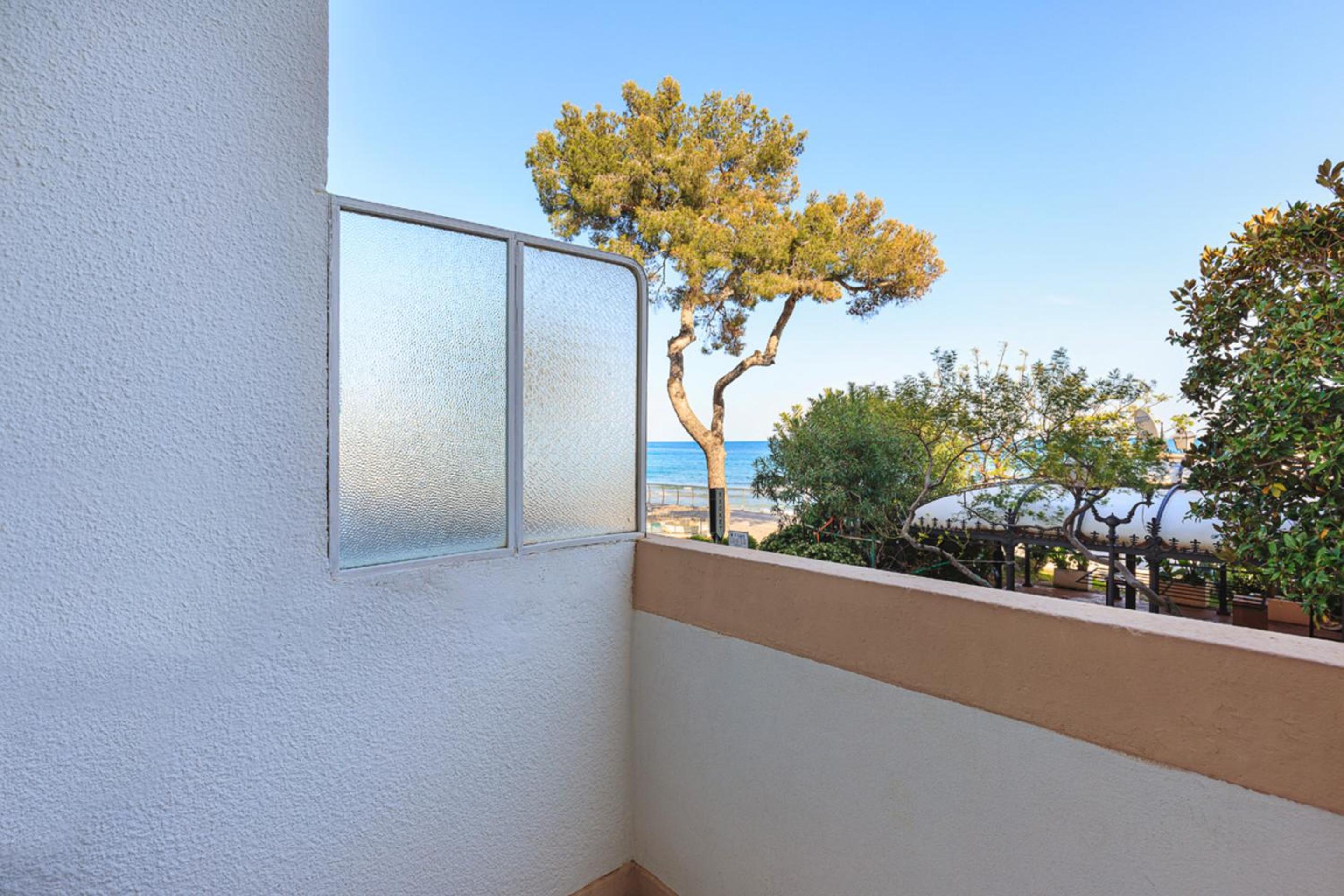 Deluxe Double Room 1°-2° Sea View - Photo 15