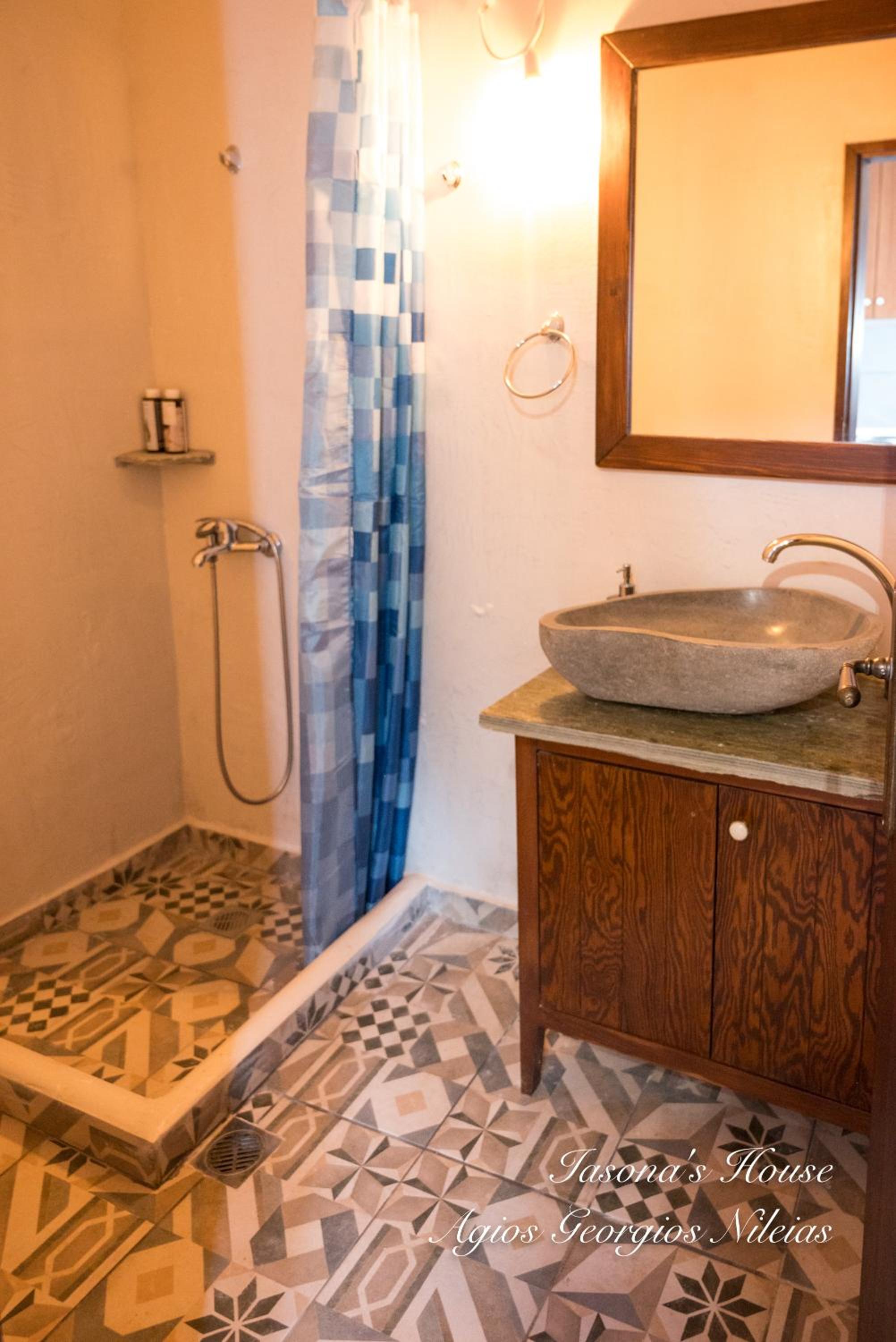 Three-Bedroom House photo 3