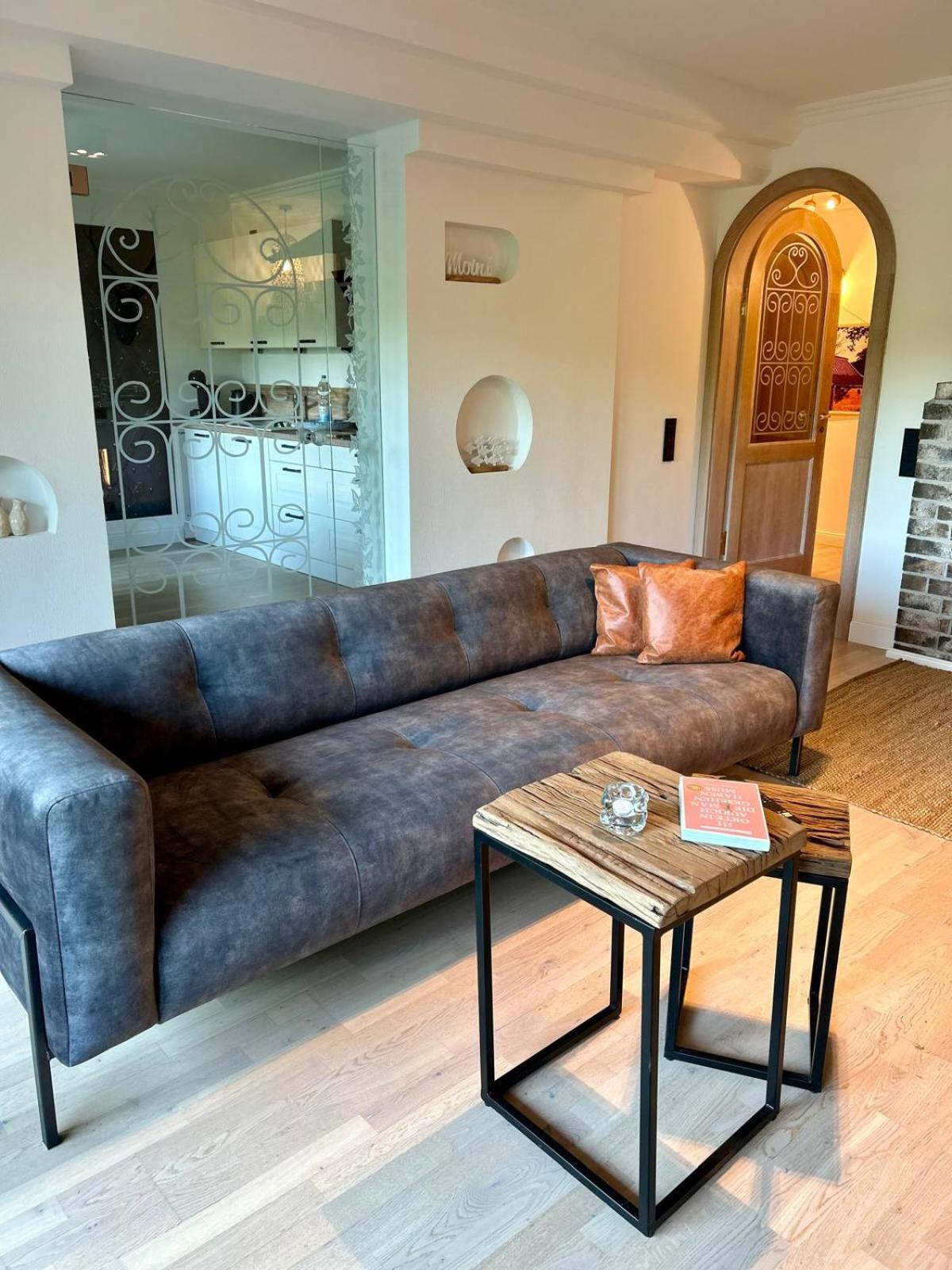 Deluxe One-Bedroom Apartment with City View photo 1