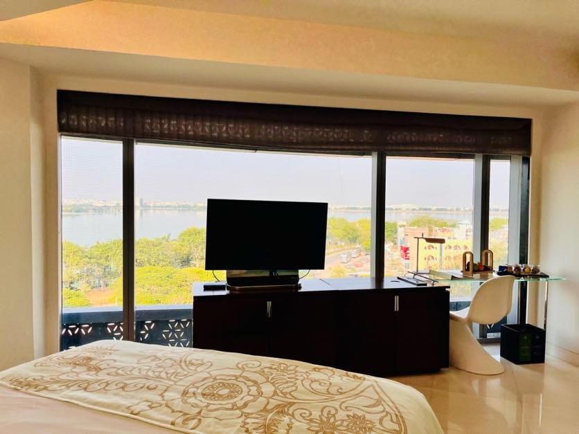 Panaromic Suite (20% off on session of Spa ,15% Off on Laundry service ,Complimentary Welcome Drink on arrival)