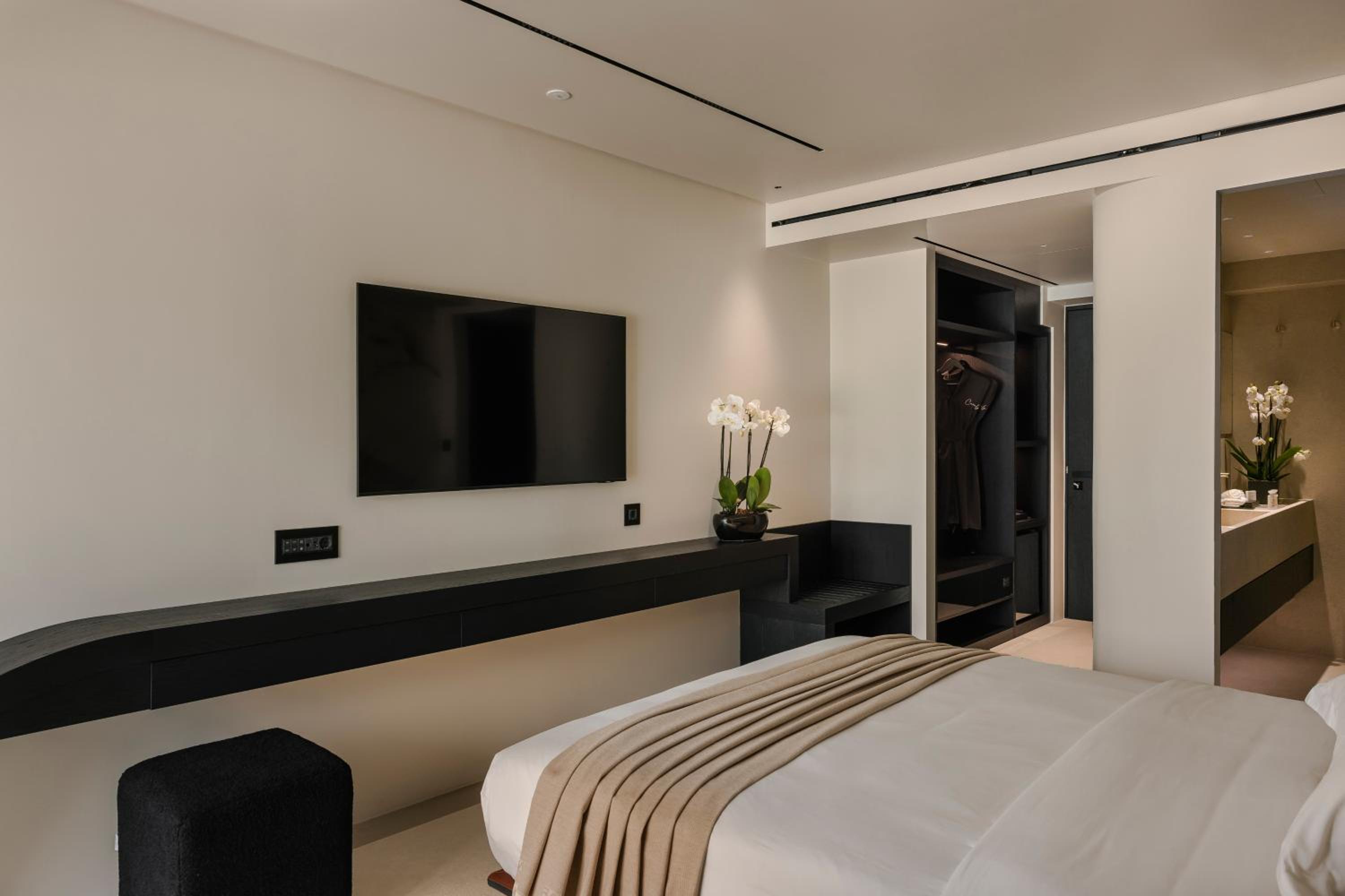 Luxury Room with Sea View - Photo 4