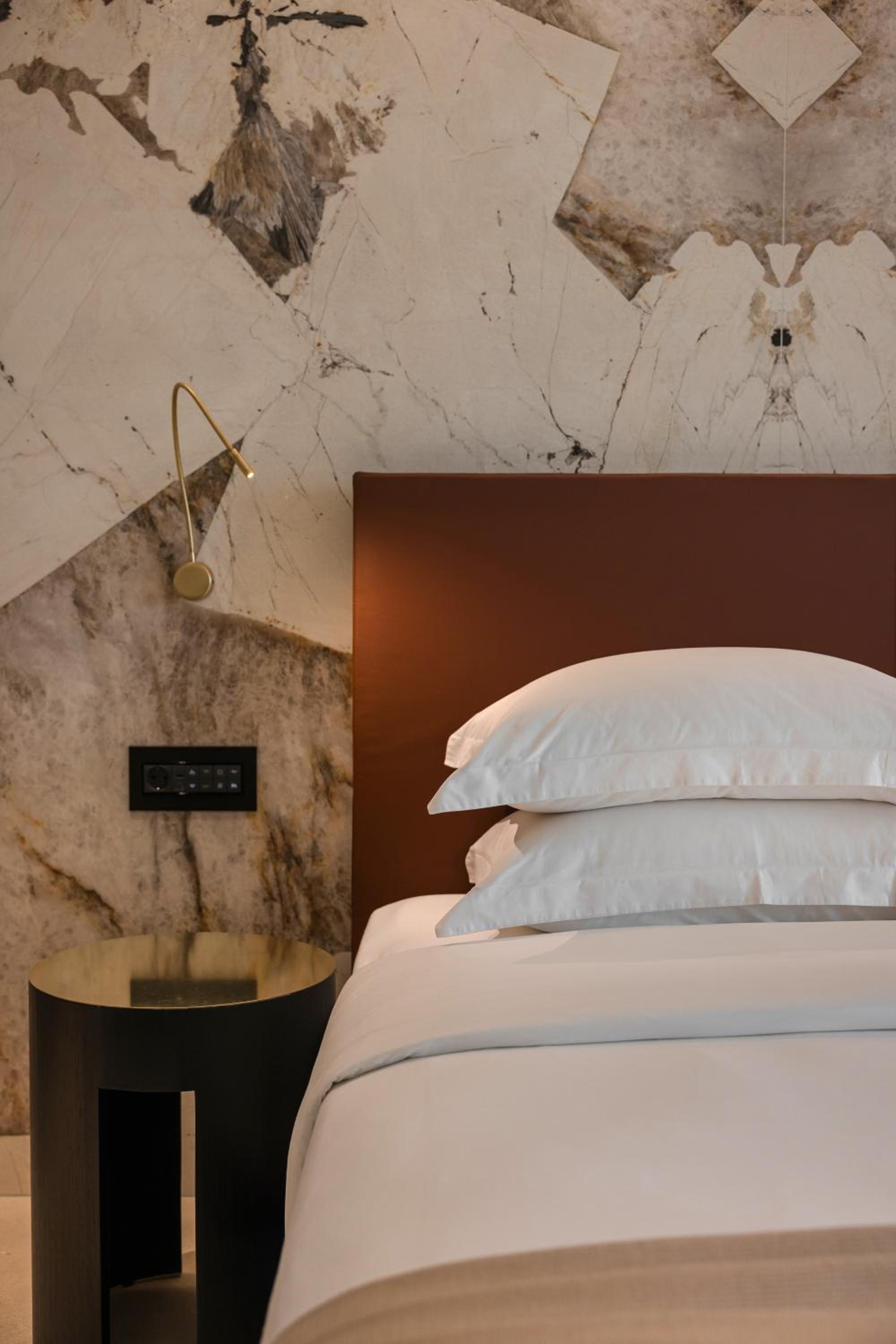 Luxury Room with Sea View - Photo 9