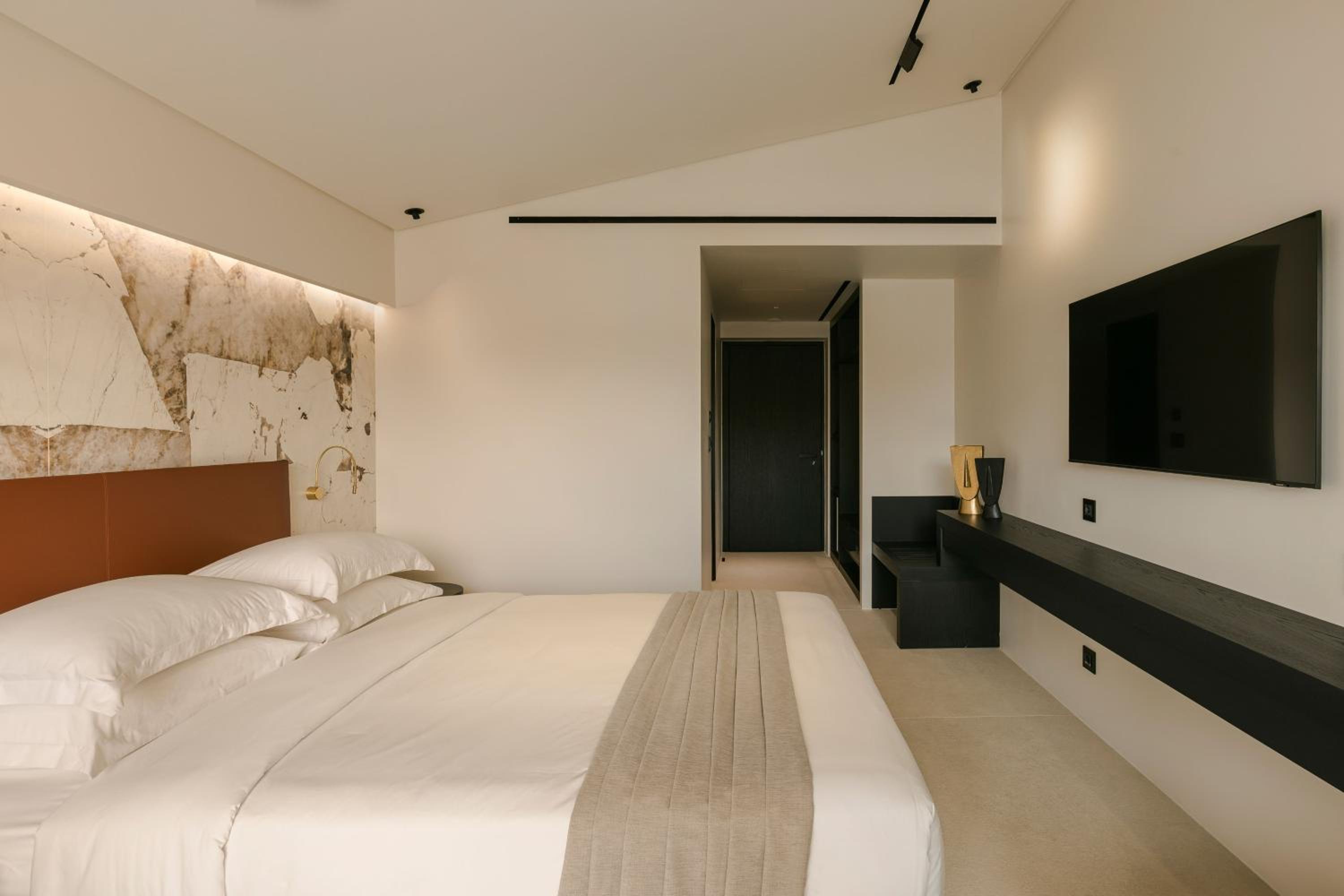 Design Room with Side Sea View - Photo 5