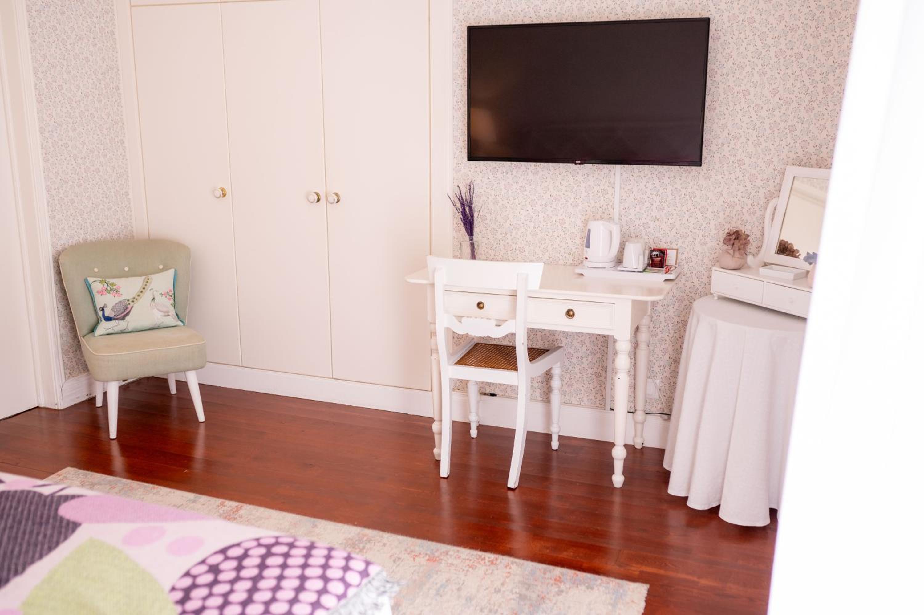 Double Room - Photo 5