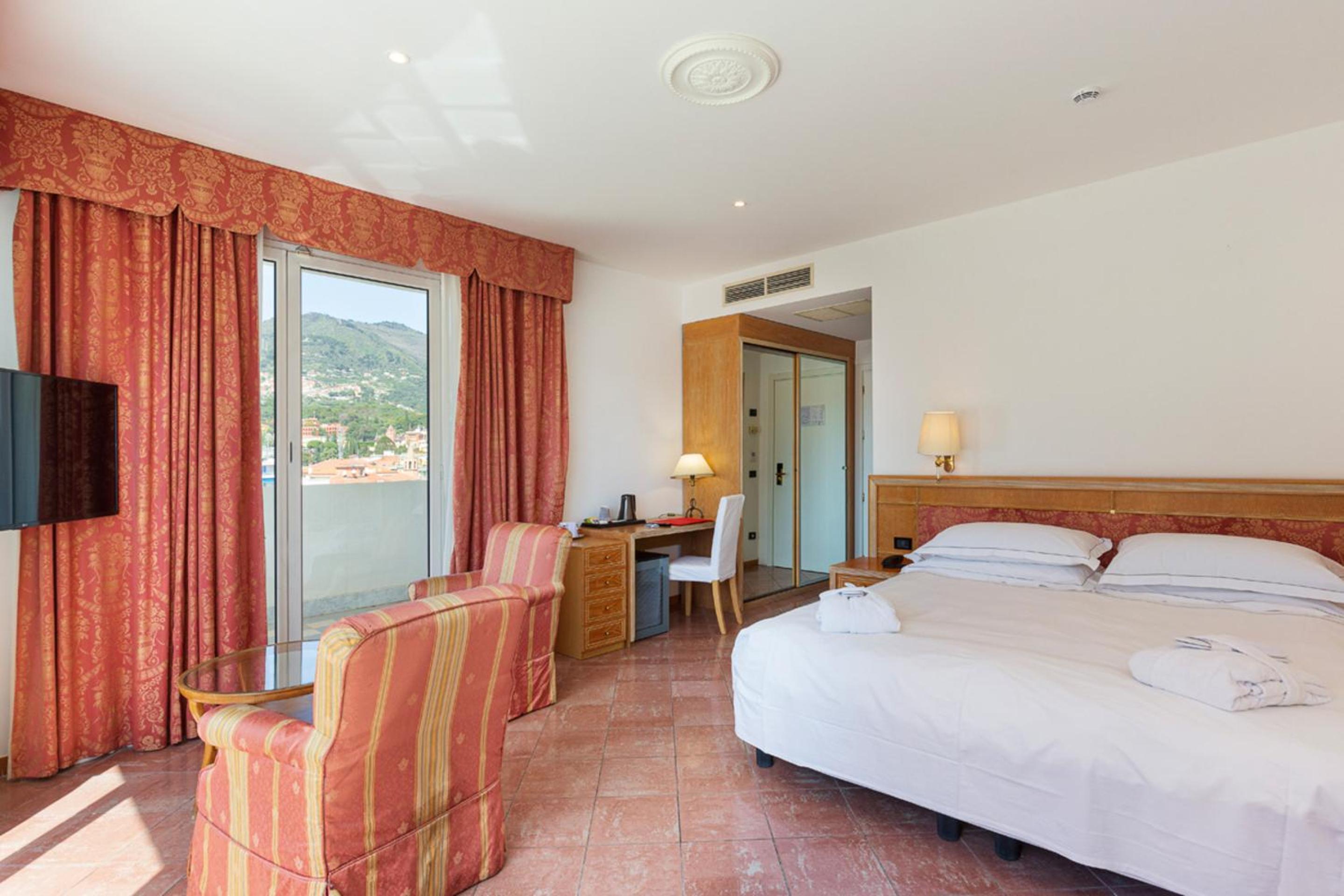 Junior Suite with Sea View - Photo 1