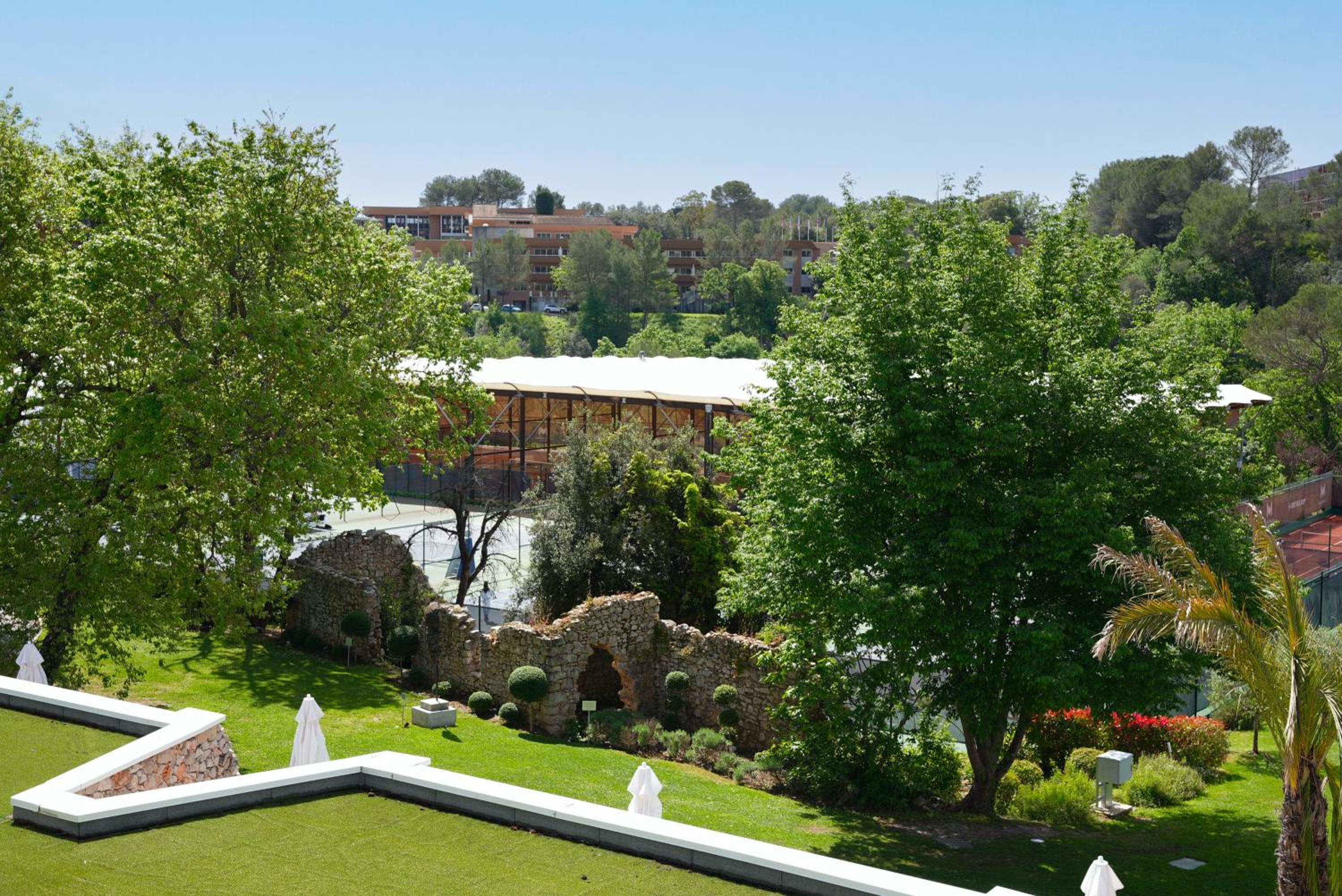 Superior Room with pool or tennis view - Photo 2
