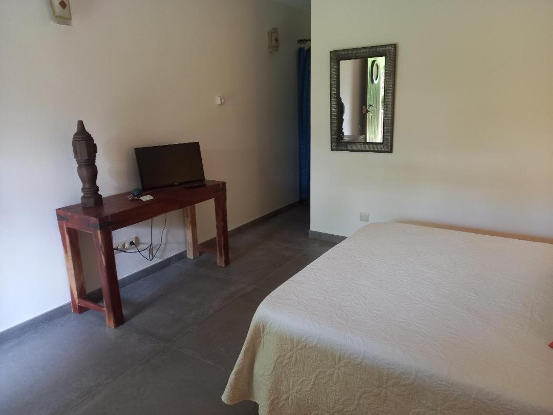 Double Room with Pool View photo 2