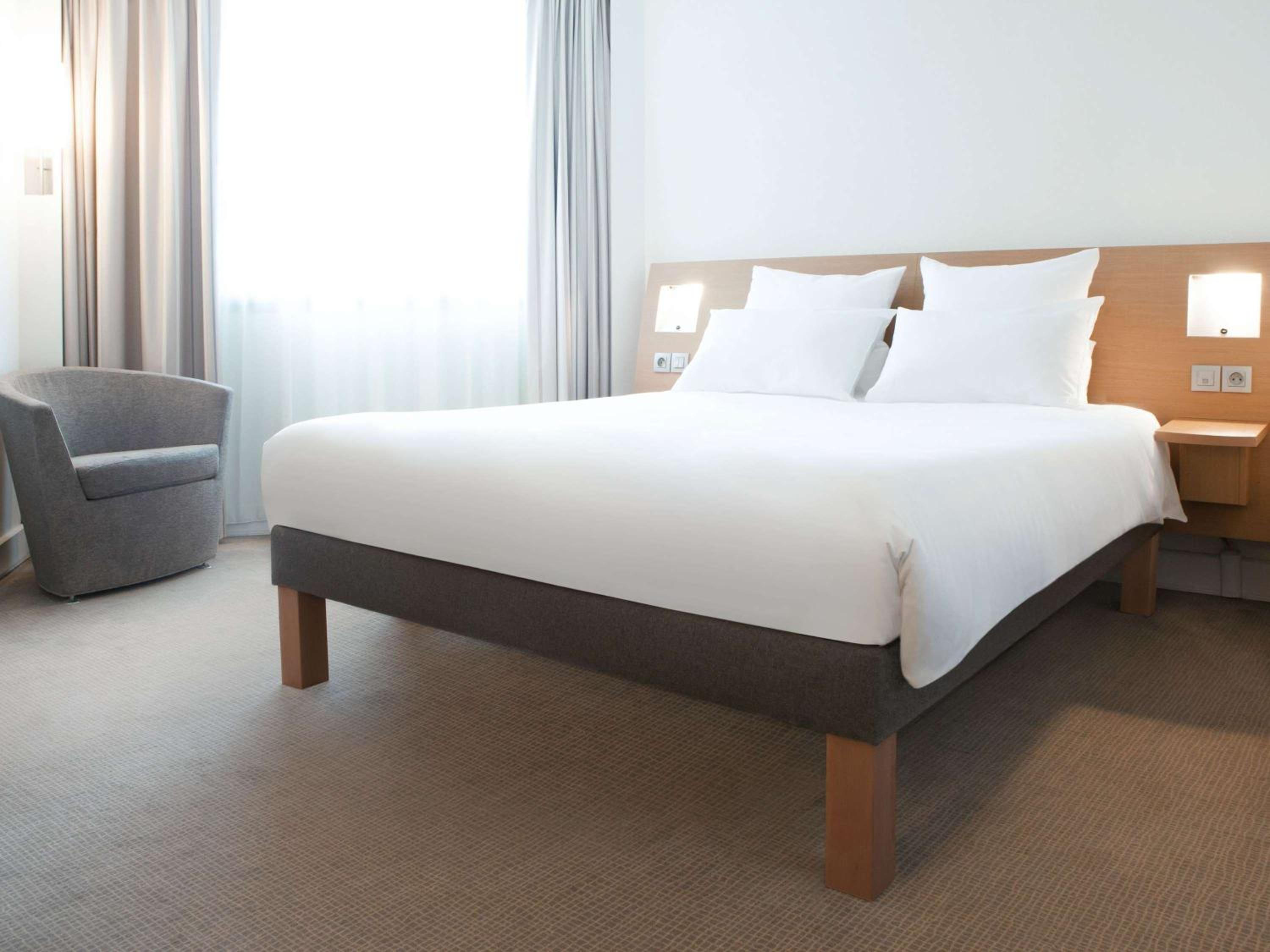 Standard Double Room - Photo 13
