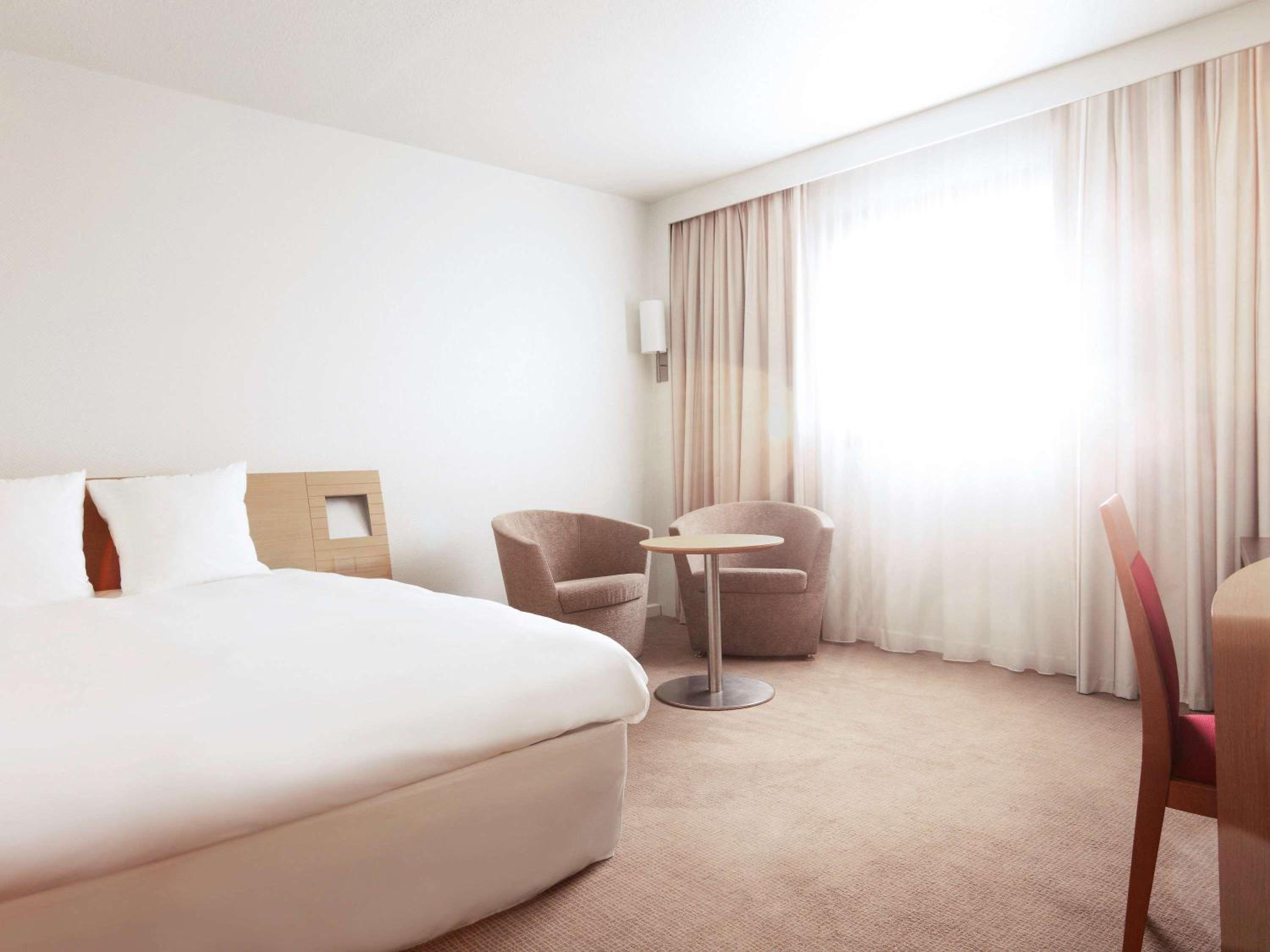 Standard Double Room - Photo 12