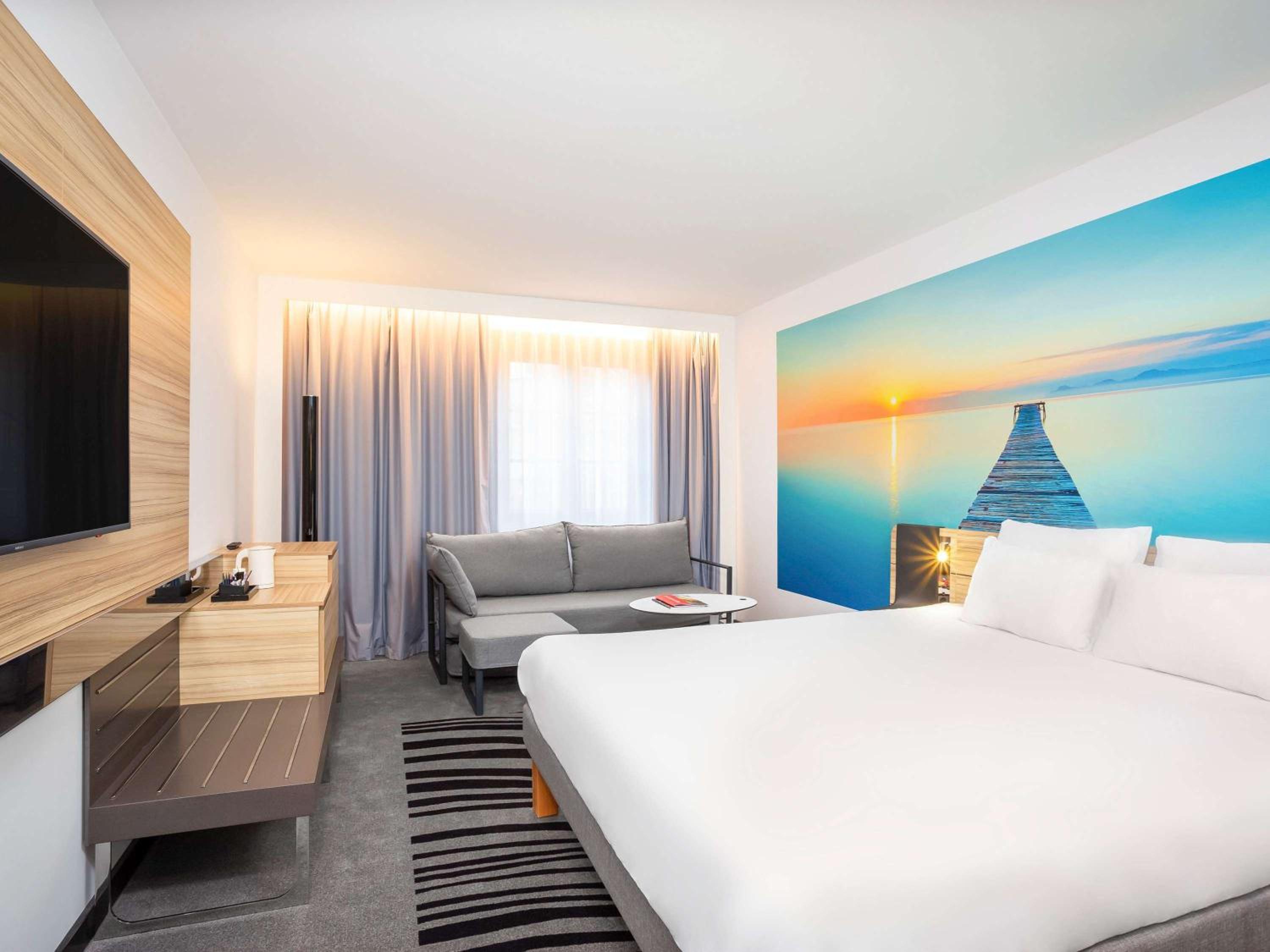 Superior Room with Double Bed and Sofa - Photo 5