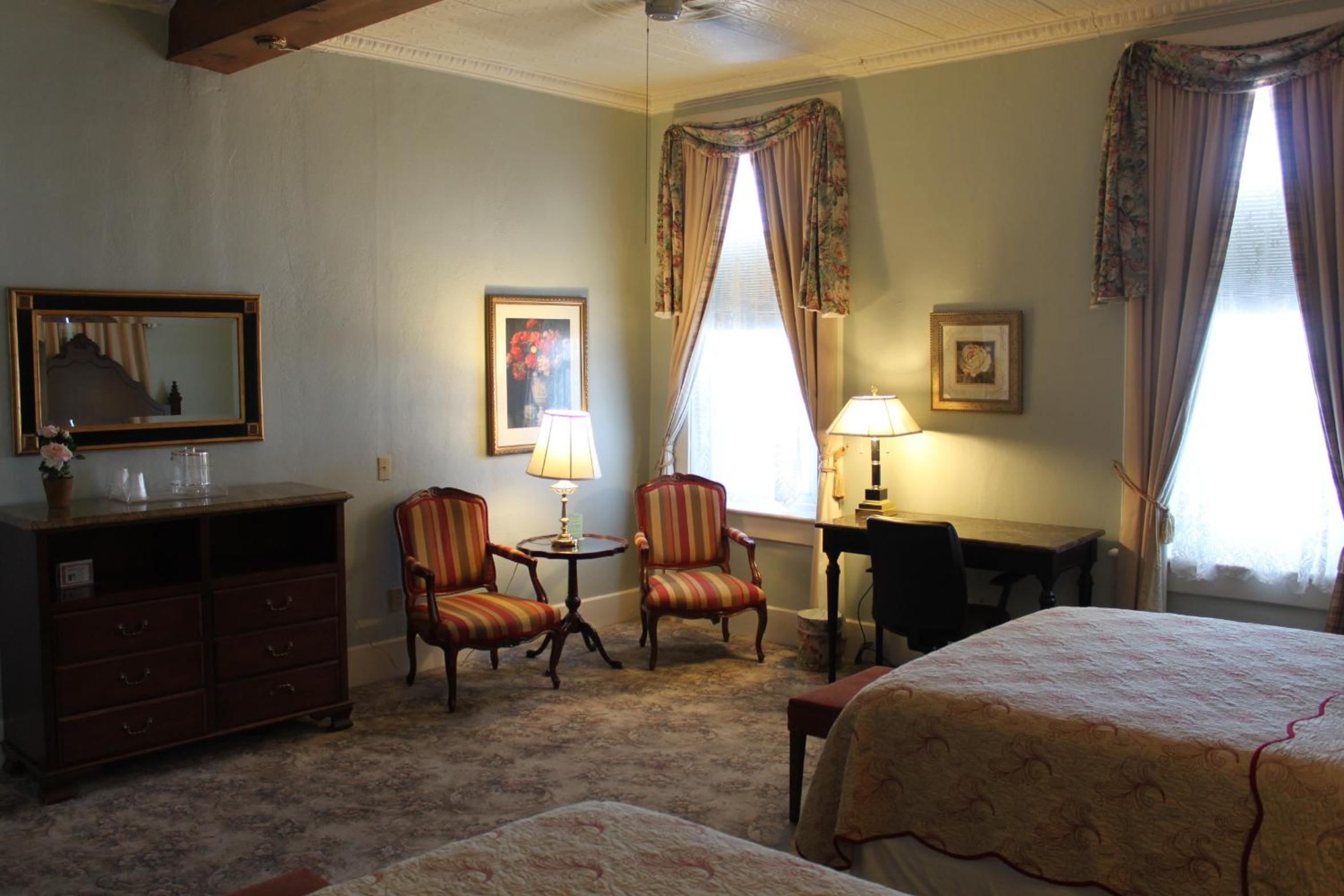 Deluxe Queen Room with Two Queen Beds