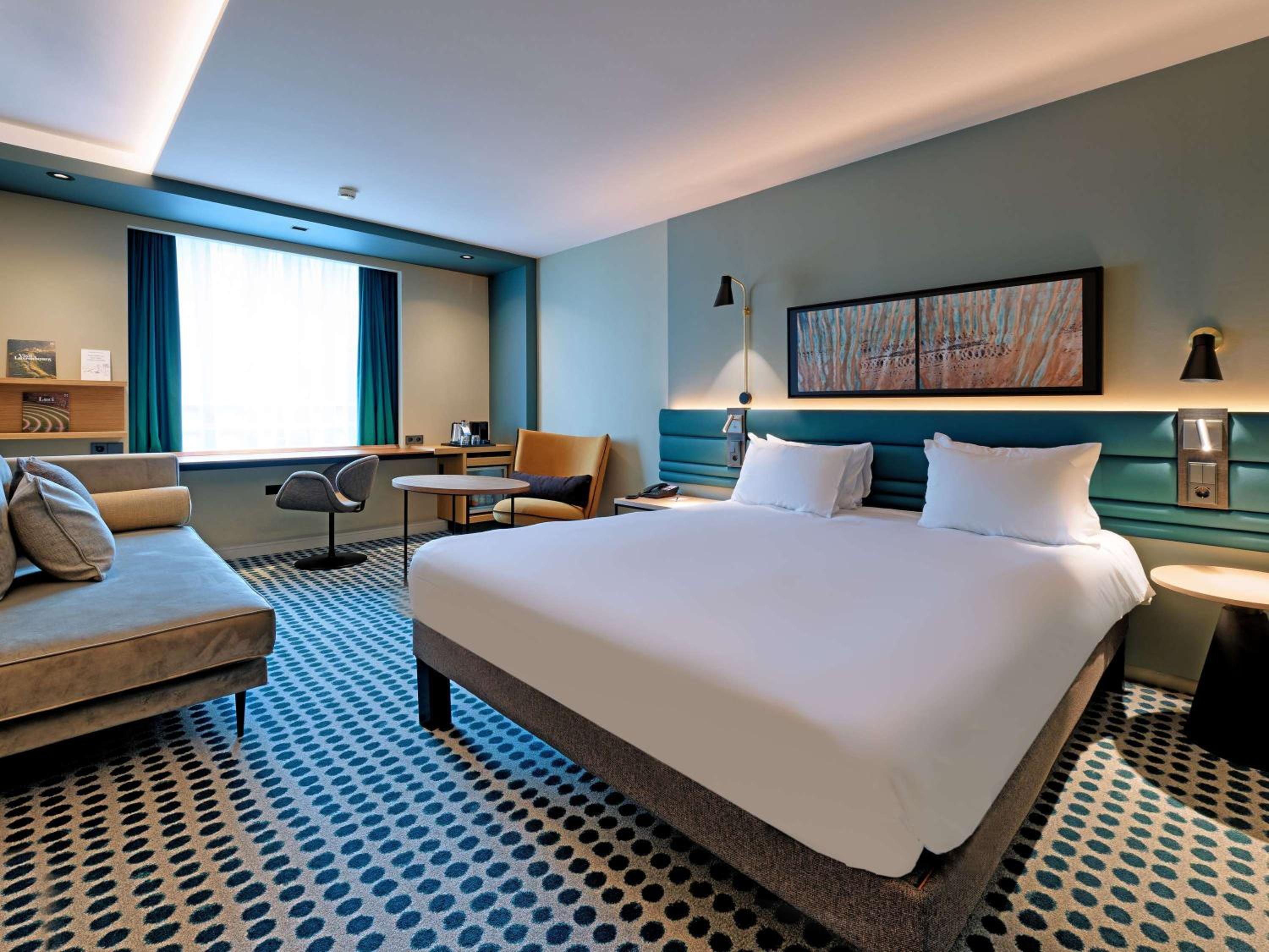 Executive Room with a King Bed photo 1