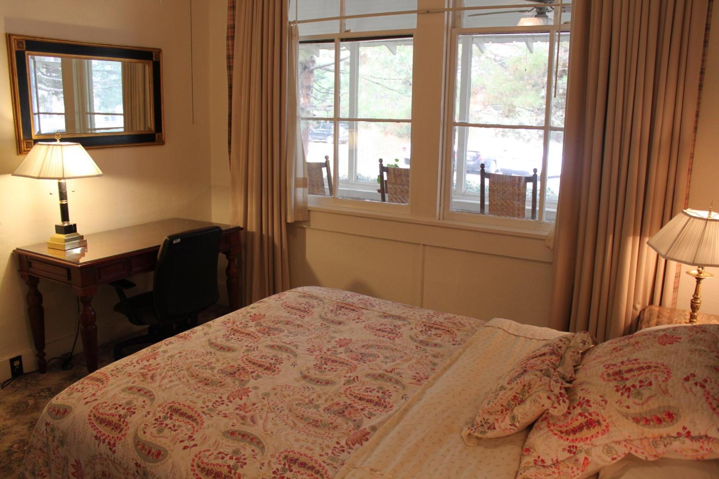Two-Bedroom Suite with Two Queen Beds and One Bath