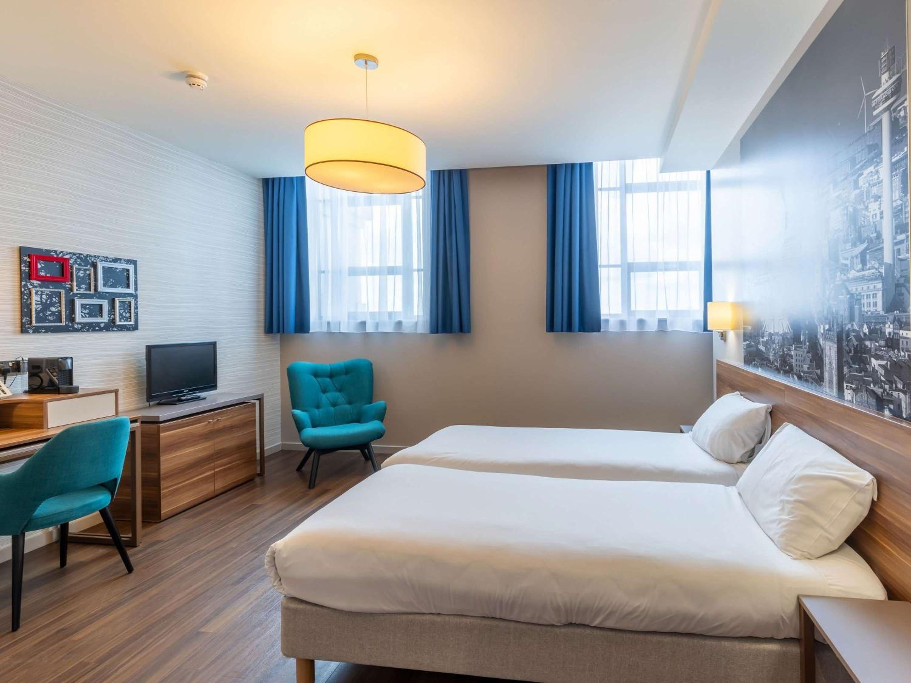 Studio with Twin Beds (2 Adults) photo 2