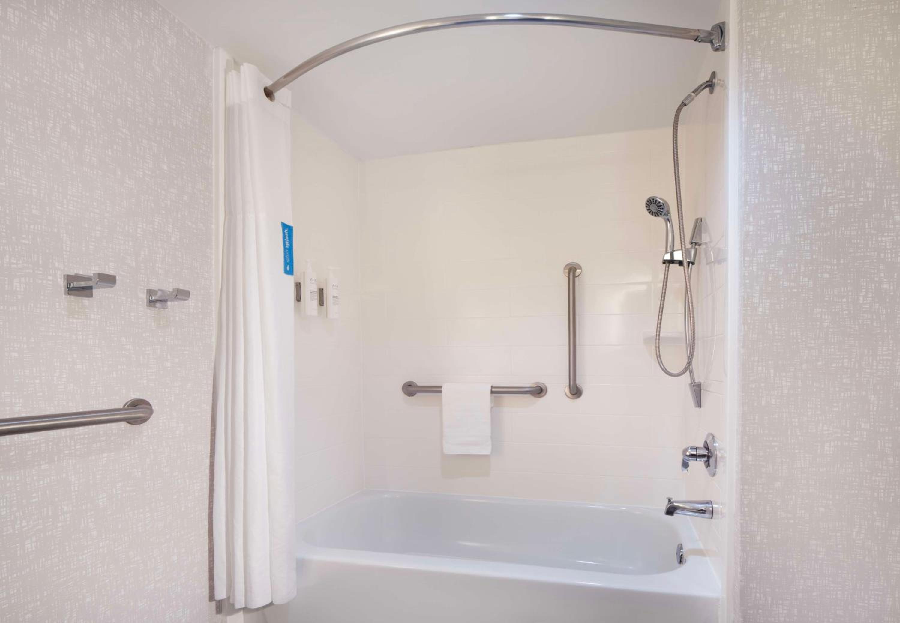 King Room - Mobility Access/Non-Smoking - Photo 4
