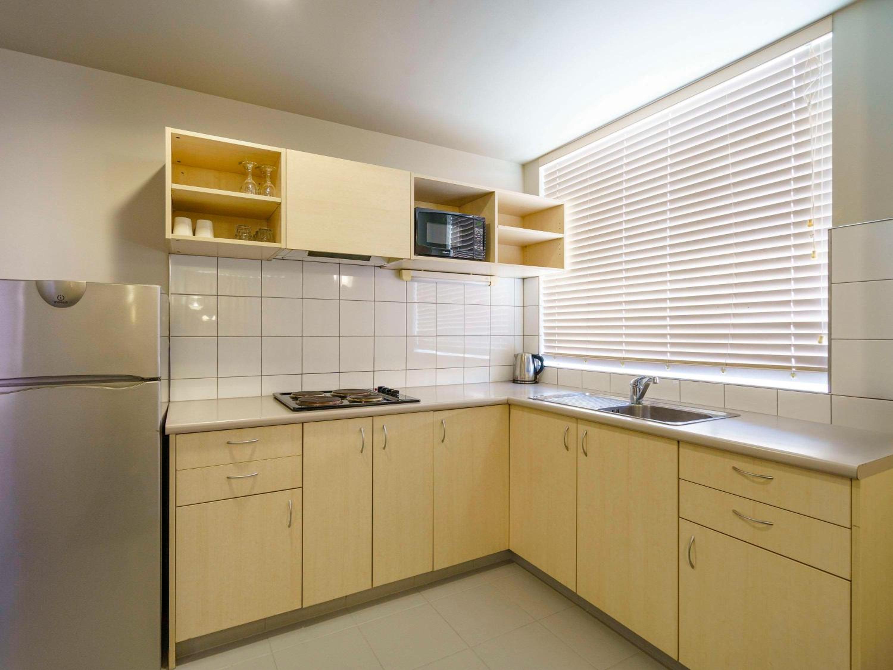 Two-Bedroom Apartment with Two Queen Beds - Photo 4