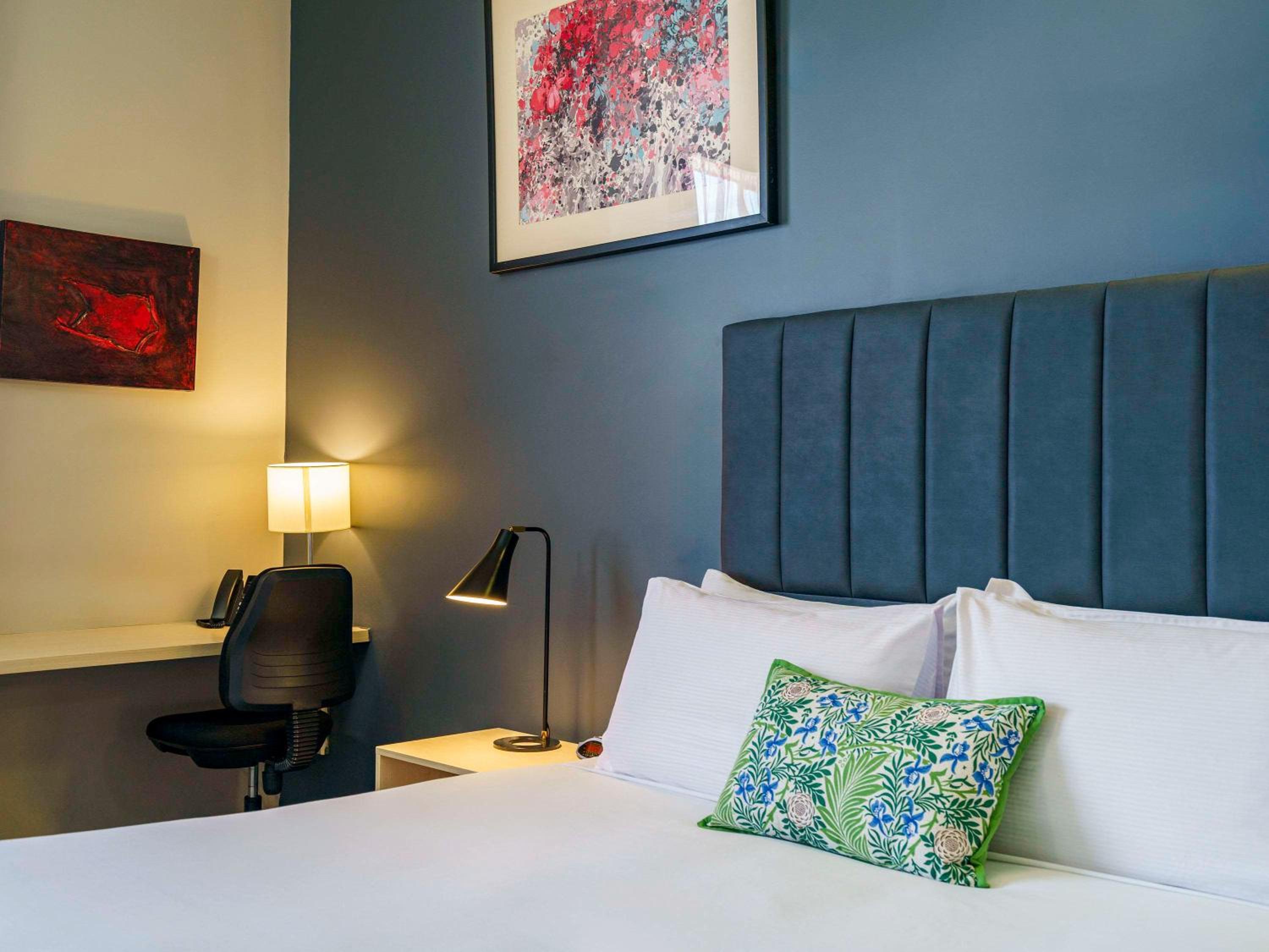 Apartment with Queen Bed - Photo 2