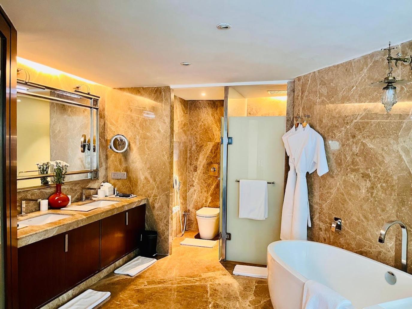 Suite (20% off on session of Spa ,15% Off on Laundry service ,Complimentary Welcome Drink on arrival) Suite (20% off on session of Spa ,15% Off on Laundry service ,Complimentary Welcome Drink on arrival)