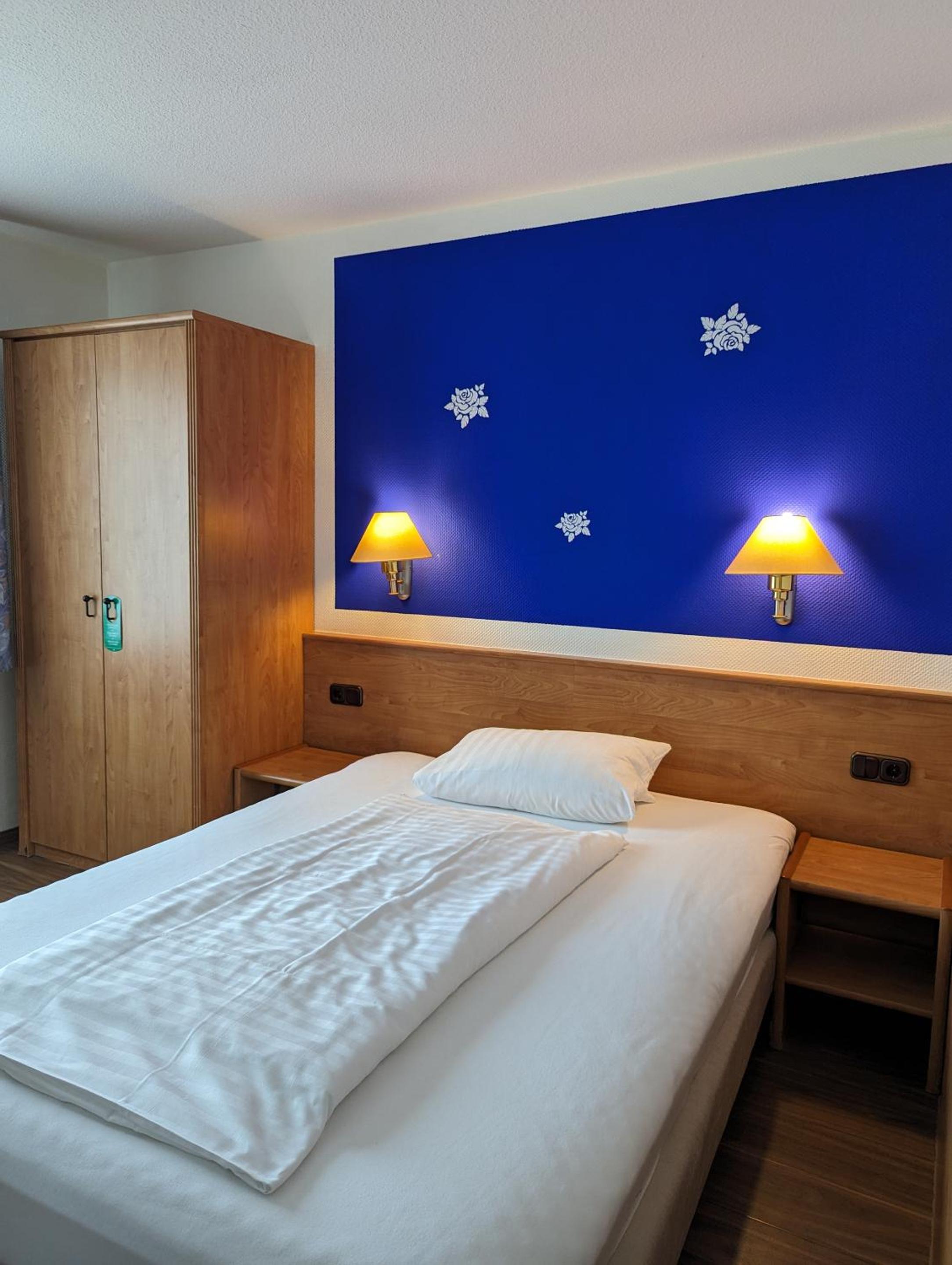 Small Double Room photo 1